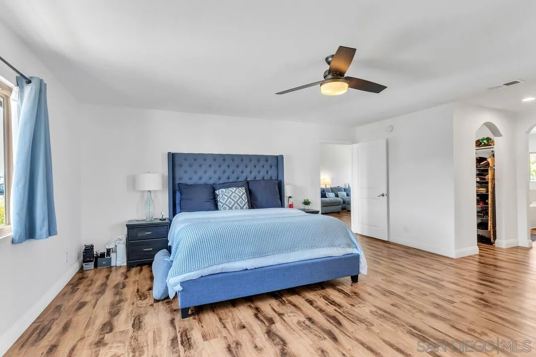 https://cdn.realtyfeed.com/cdn/127/260011423/6c086f3a9c7d50ad9ddf51c6009b78cf.webp