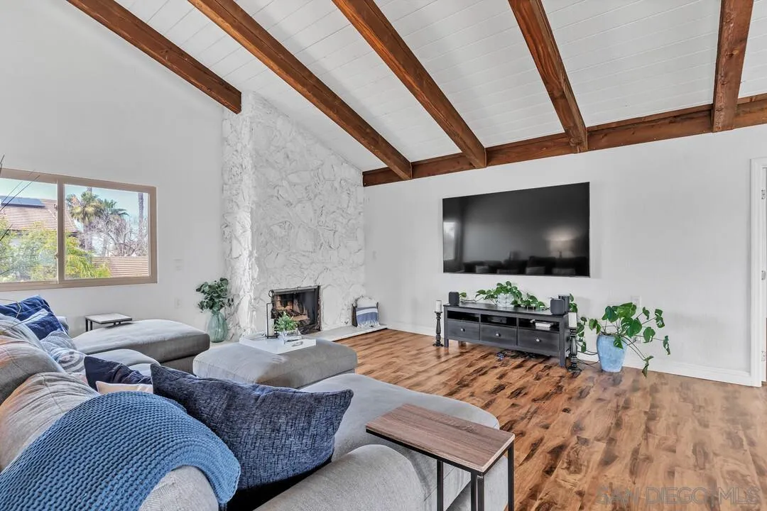https://cdn.realtyfeed.com/cdn/127/260011423/9dfe0d0a8f452e1b150b44c0ada4c62d.webp