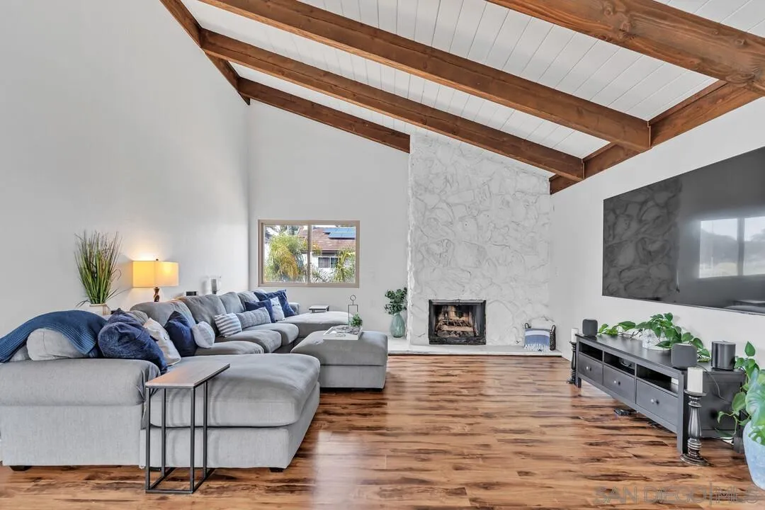 https://cdn.realtyfeed.com/cdn/127/260011423/a2a56bfd0e5026ecc551d2989f4ae3a1.webp