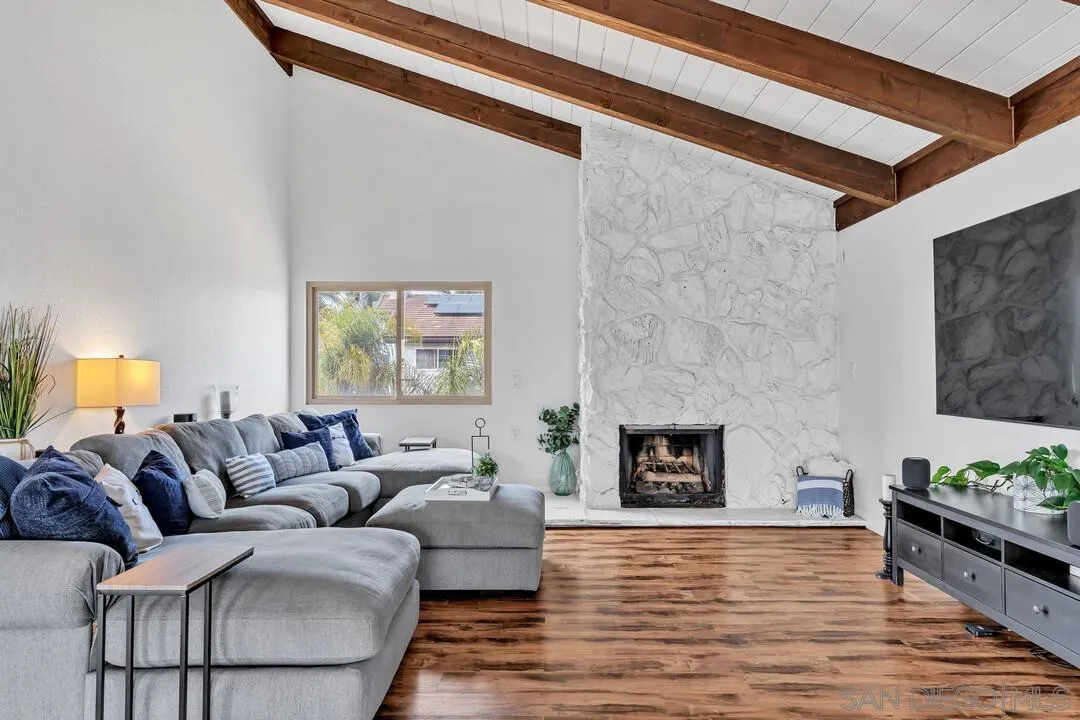 https://cdn.realtyfeed.com/cdn/127/260011423/bc033ce12e7b3d38a667f65a25e28821.webp