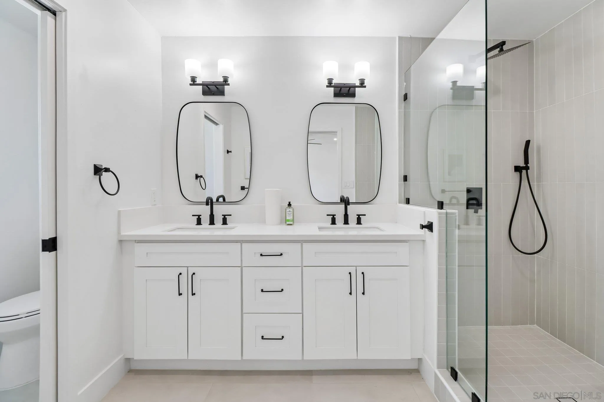 https://cdn.realtyfeed.com/cdn/127/260011424/0e15b81625fe3f3127a4b3f51060fcb5.webp