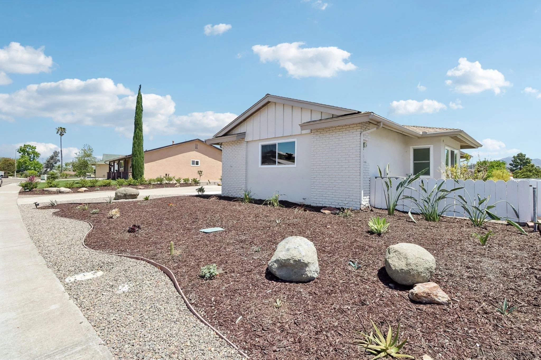 https://cdn.realtyfeed.com/cdn/127/260011424/48431ce46db0ab3b3d306cb1e65bb27e.webp