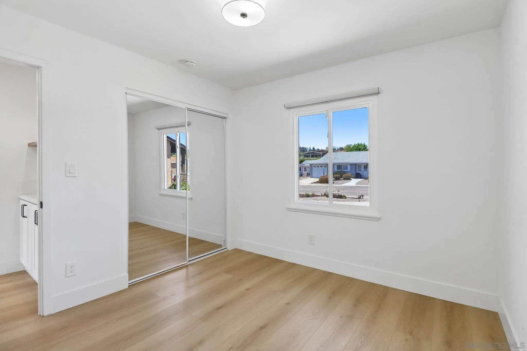https://cdn.realtyfeed.com/cdn/127/260011424/974f878849349db106a6a7fed9c6fa03.webp