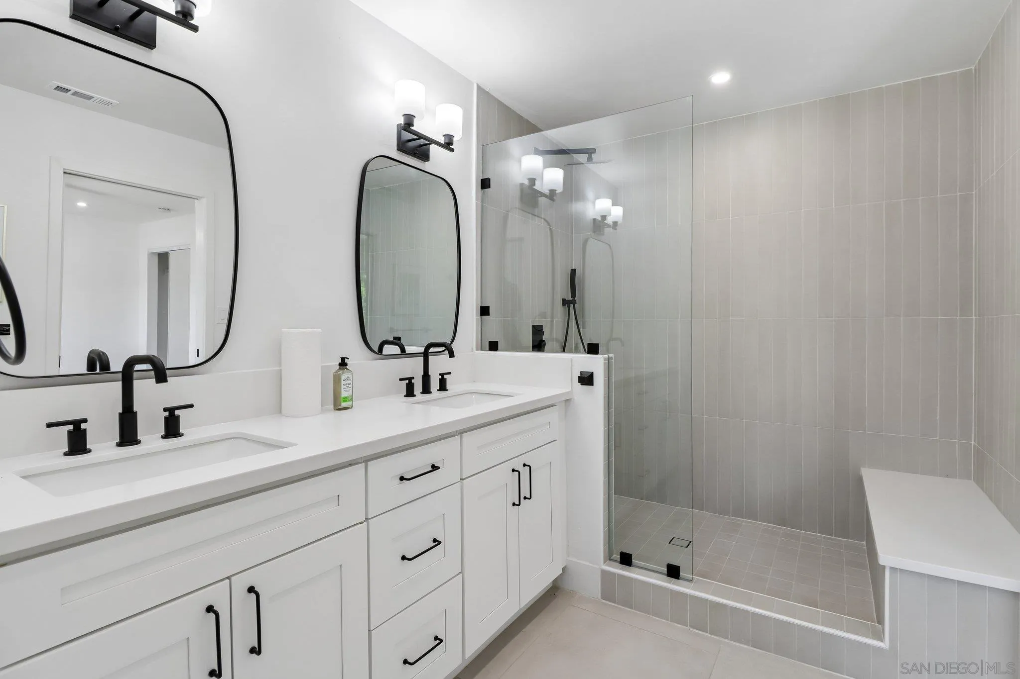 https://cdn.realtyfeed.com/cdn/127/260011424/c2ee26f5cb0f79e458b42357c80d4755.webp