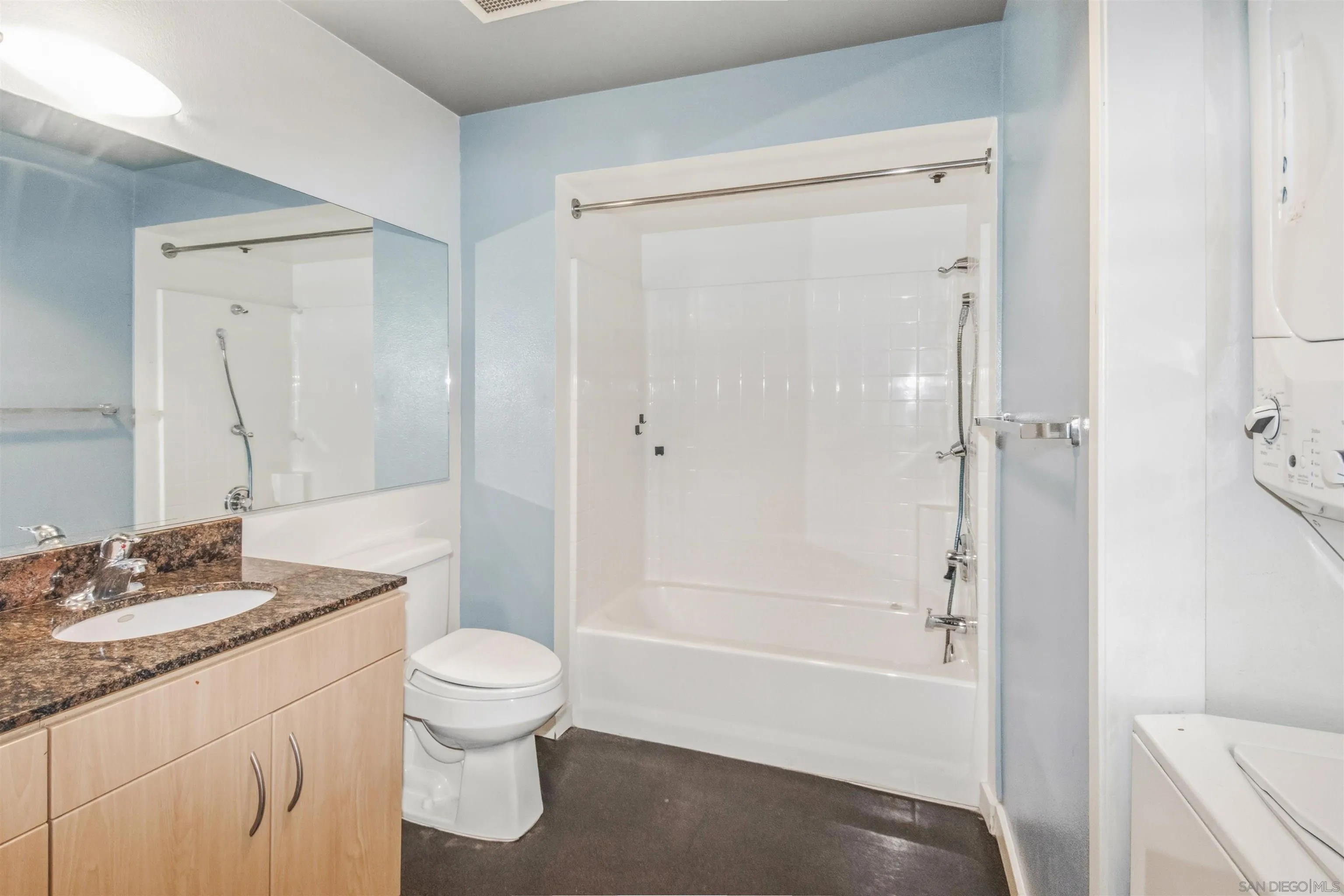 Photo #12: 260011425 Listing: Photo #12