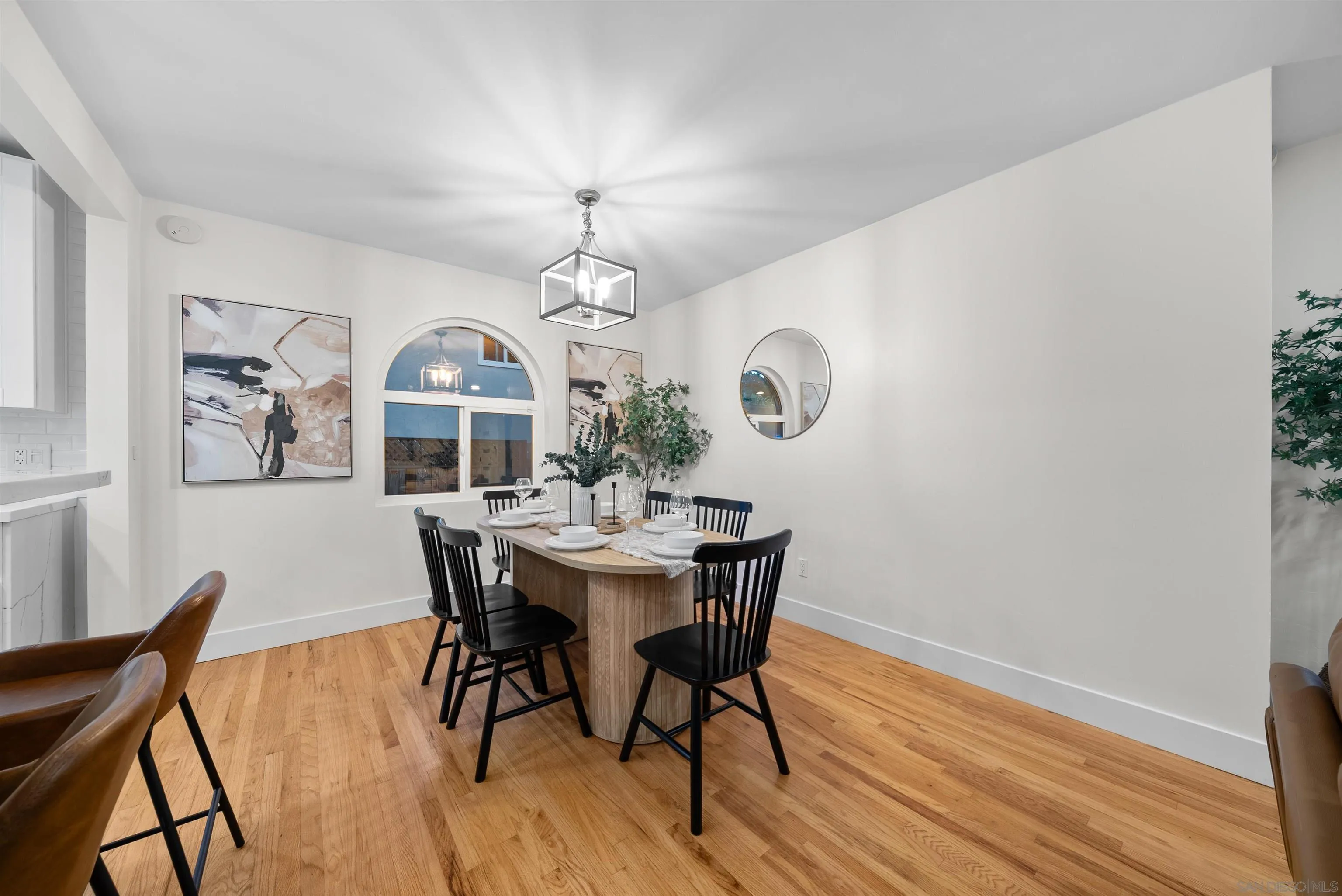 https://cdn.realtyfeed.com/cdn/127/260011426/50da628ee2b605d8aad57e979b383f05.webp
