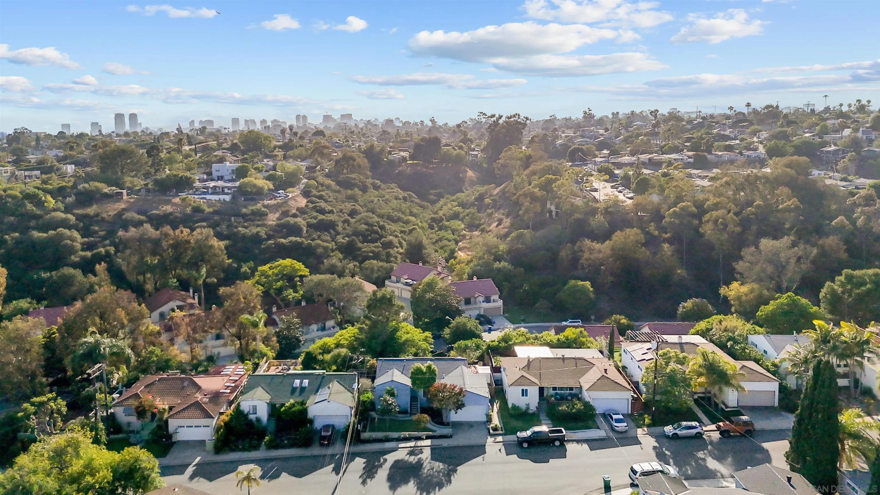 https://cdn.realtyfeed.com/cdn/127/260011426/611109d1eddd1a31904992d40326589c.webp