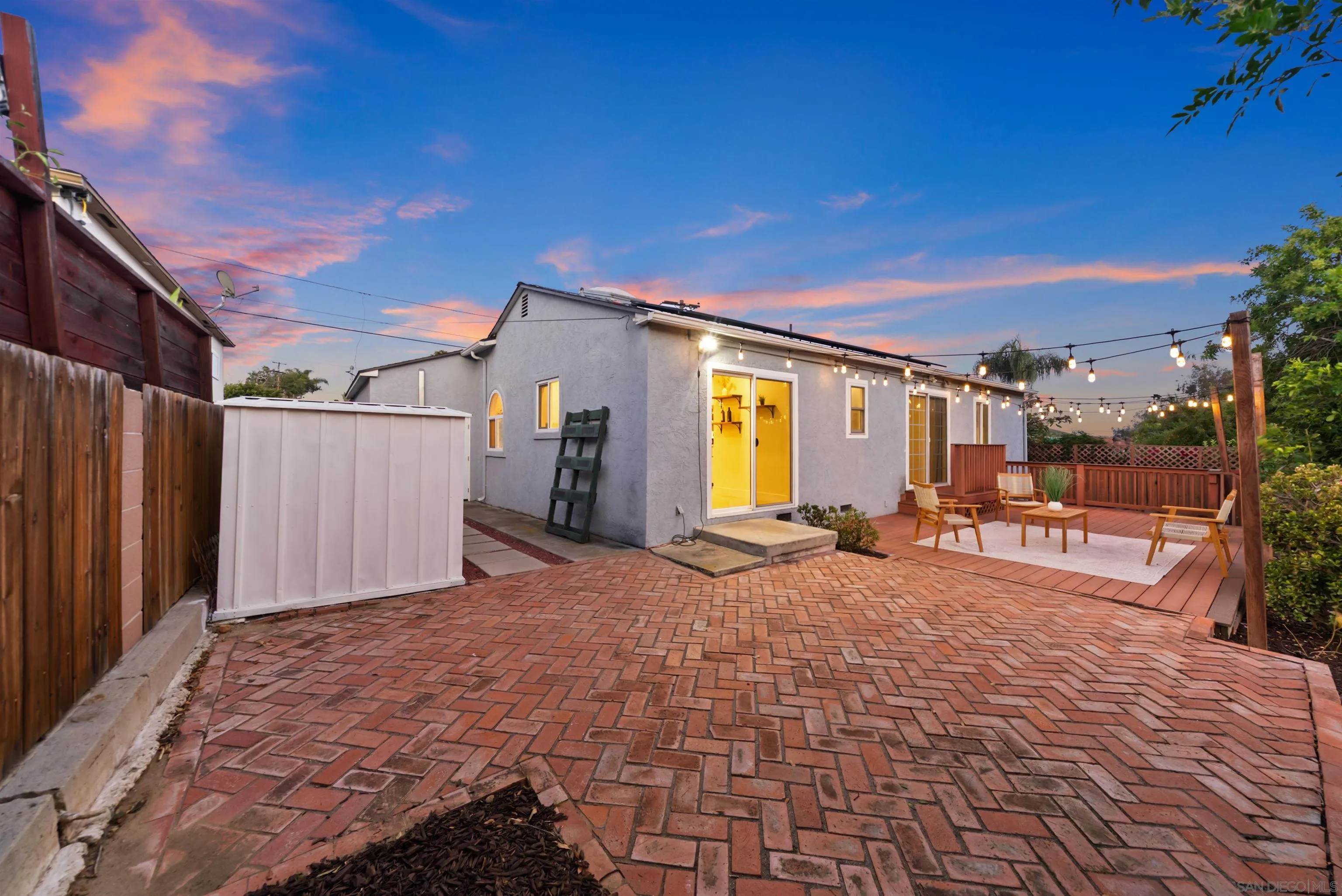 https://cdn.realtyfeed.com/cdn/127/260011426/94ba46bb9ab414c4d13faa529a7240be.webp