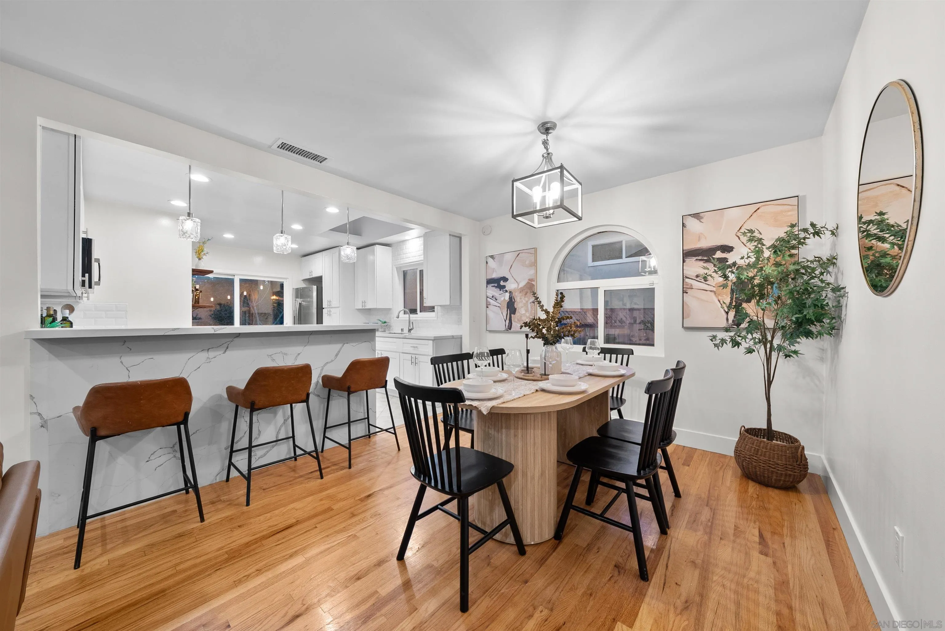 https://cdn.realtyfeed.com/cdn/127/260011426/97fbd511a66c0515b8c4d7c064881a59.webp