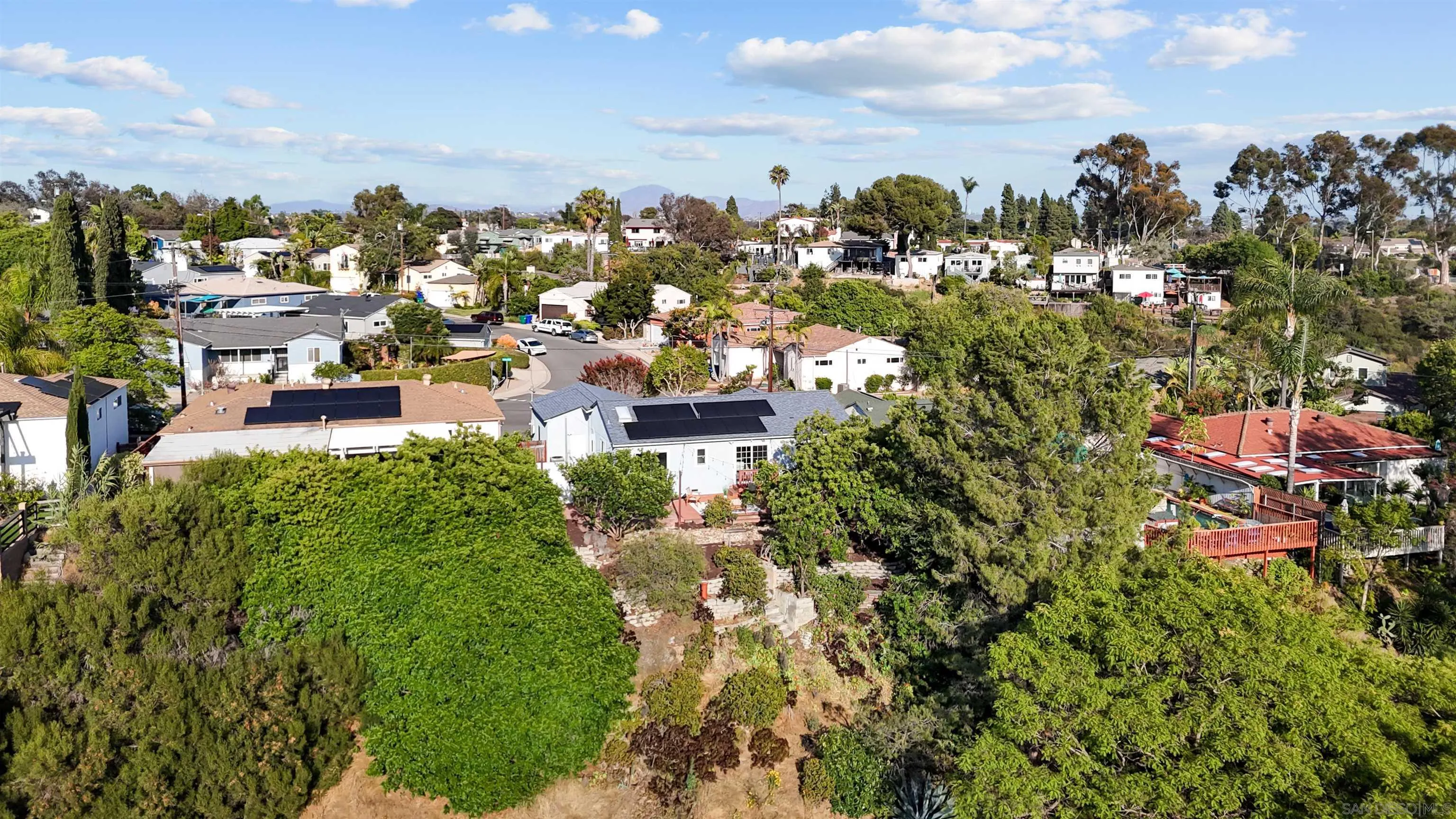 https://cdn.realtyfeed.com/cdn/127/260011426/cd7fd3cc4b4b740c048c7a72ba4615bb.webp