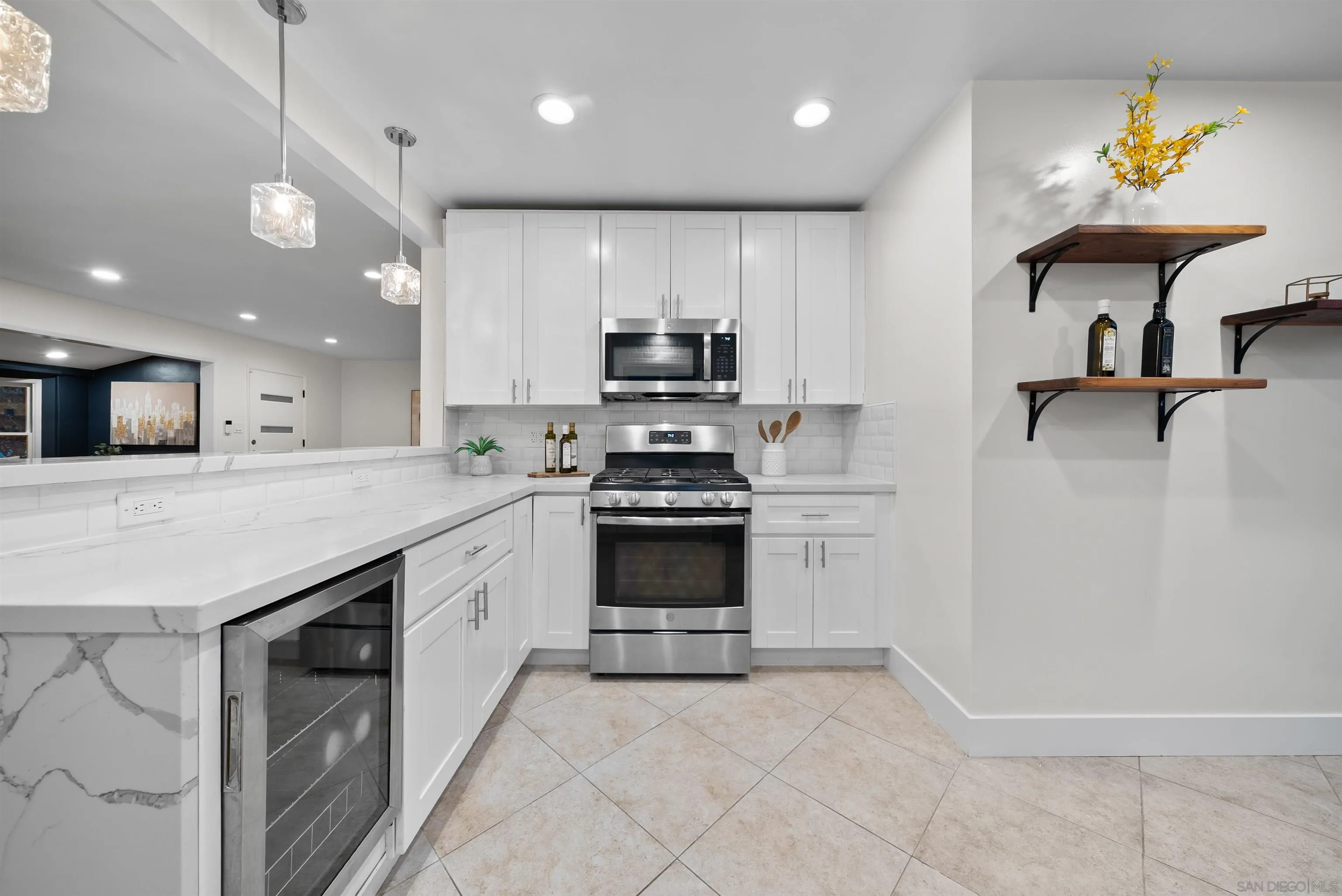 https://cdn.realtyfeed.com/cdn/127/260011426/eeae39f3091f94e12b1a222a672b3b8a.webp