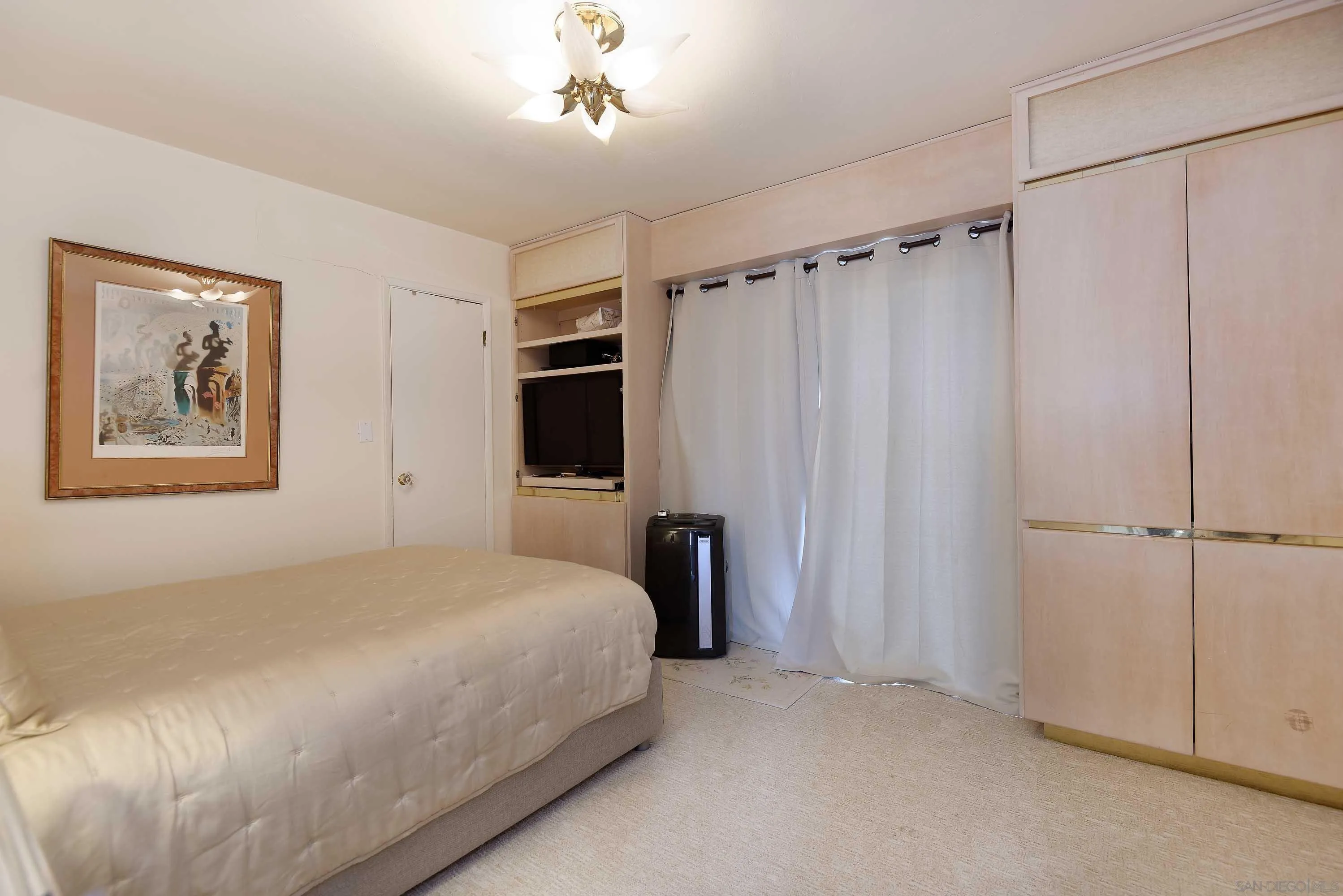 https://cdn.realtyfeed.com/cdn/127/260011428/120516a3421597f216cf8d63cd5cbf05.webp