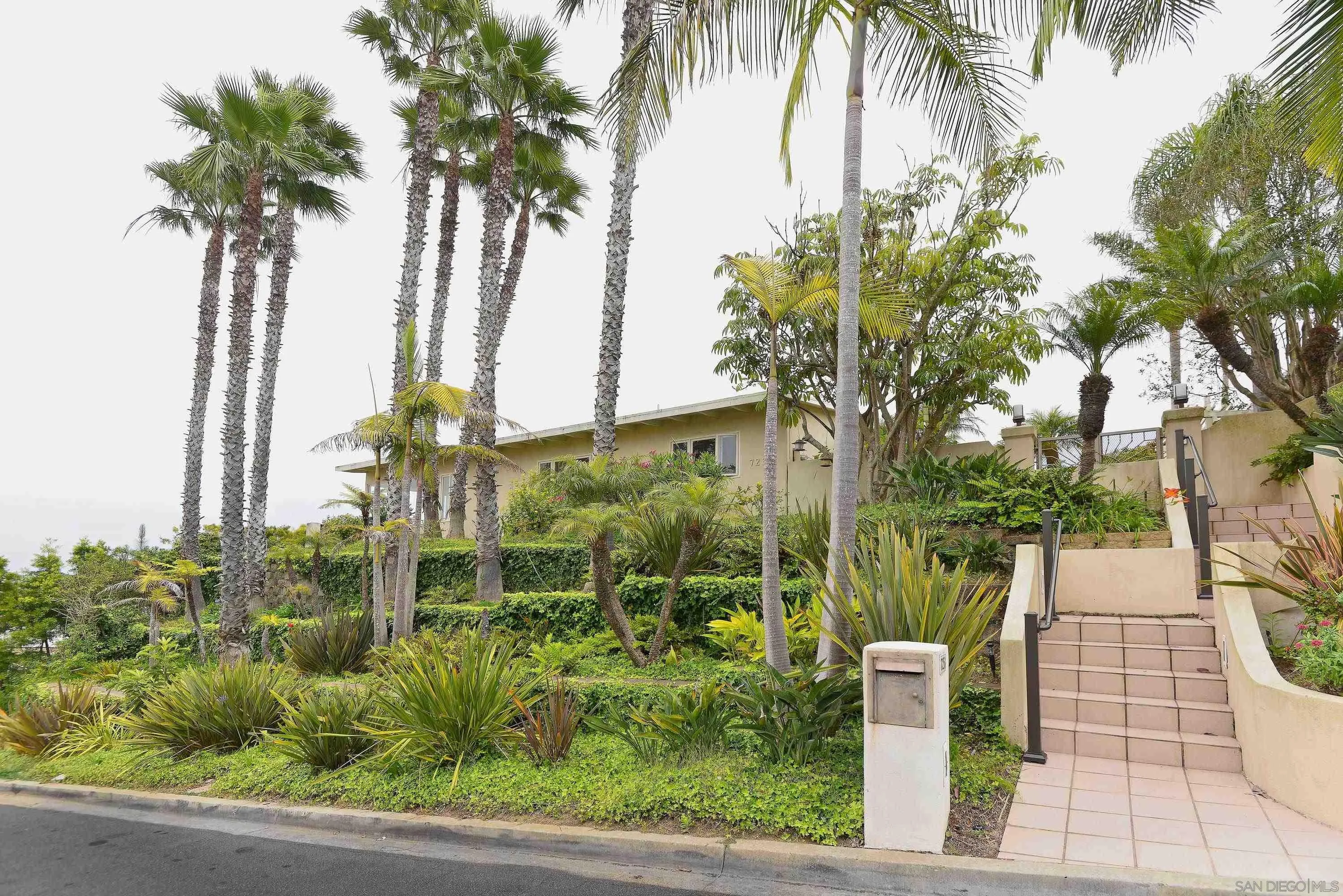 https://cdn.realtyfeed.com/cdn/127/260011428/7666e7facf22db36338acc3473f9a73b.webp