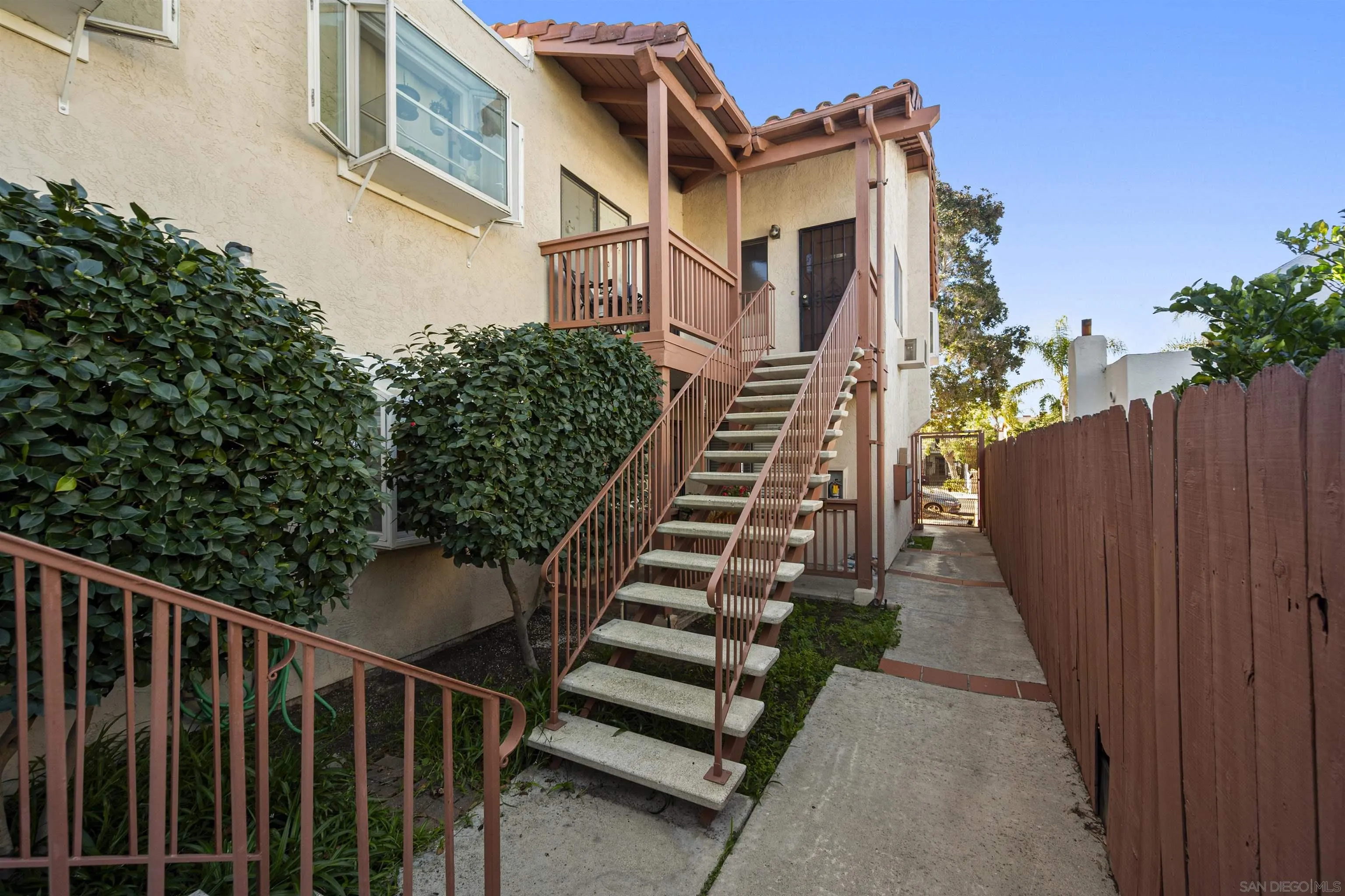 https://cdn.realtyfeed.com/cdn/127/260011436/21f40aa84f718577c63d2f63f1885d38.webp