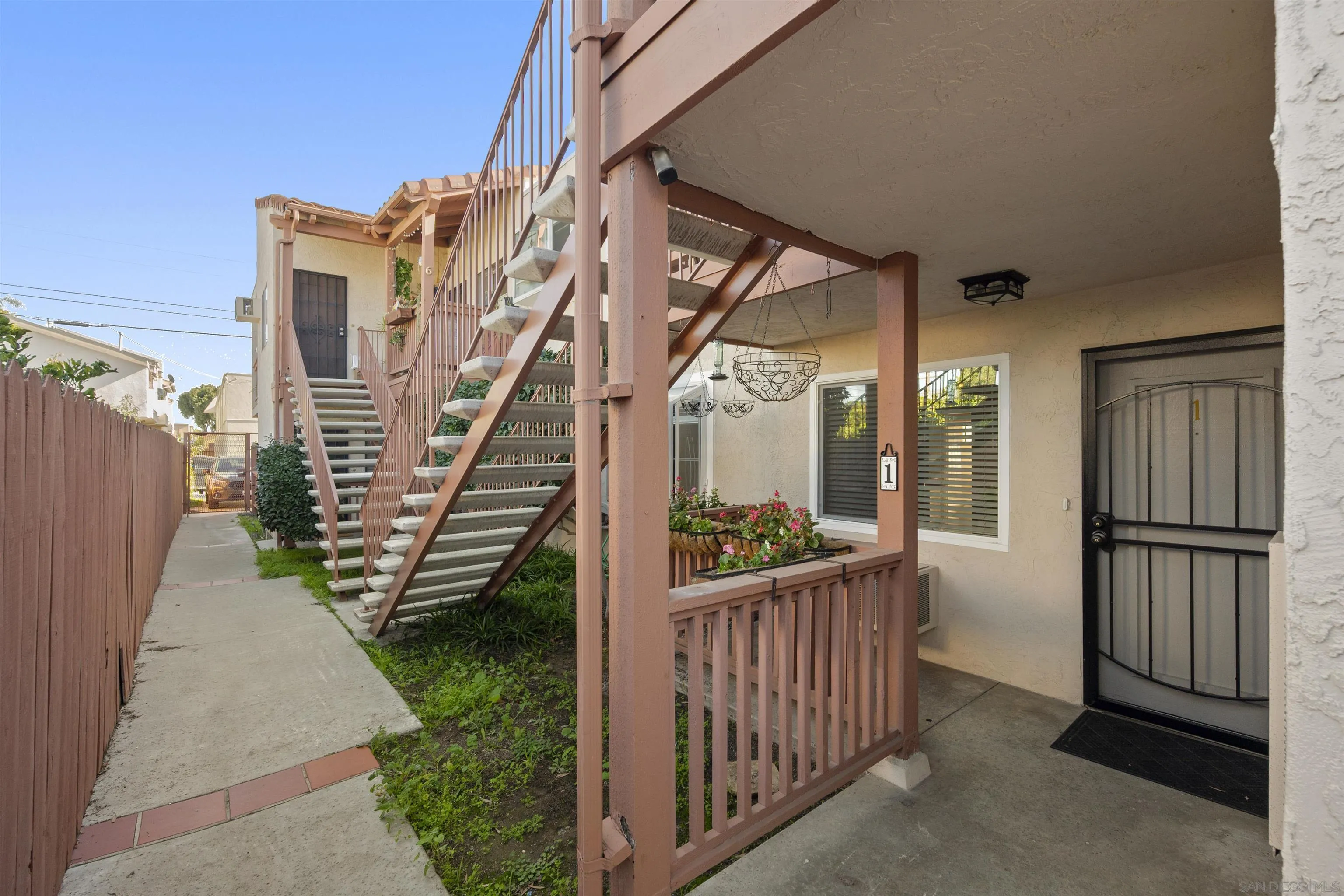 https://cdn.realtyfeed.com/cdn/127/260011436/2e9e098fd928e1d2843ad43496b110cd.webp