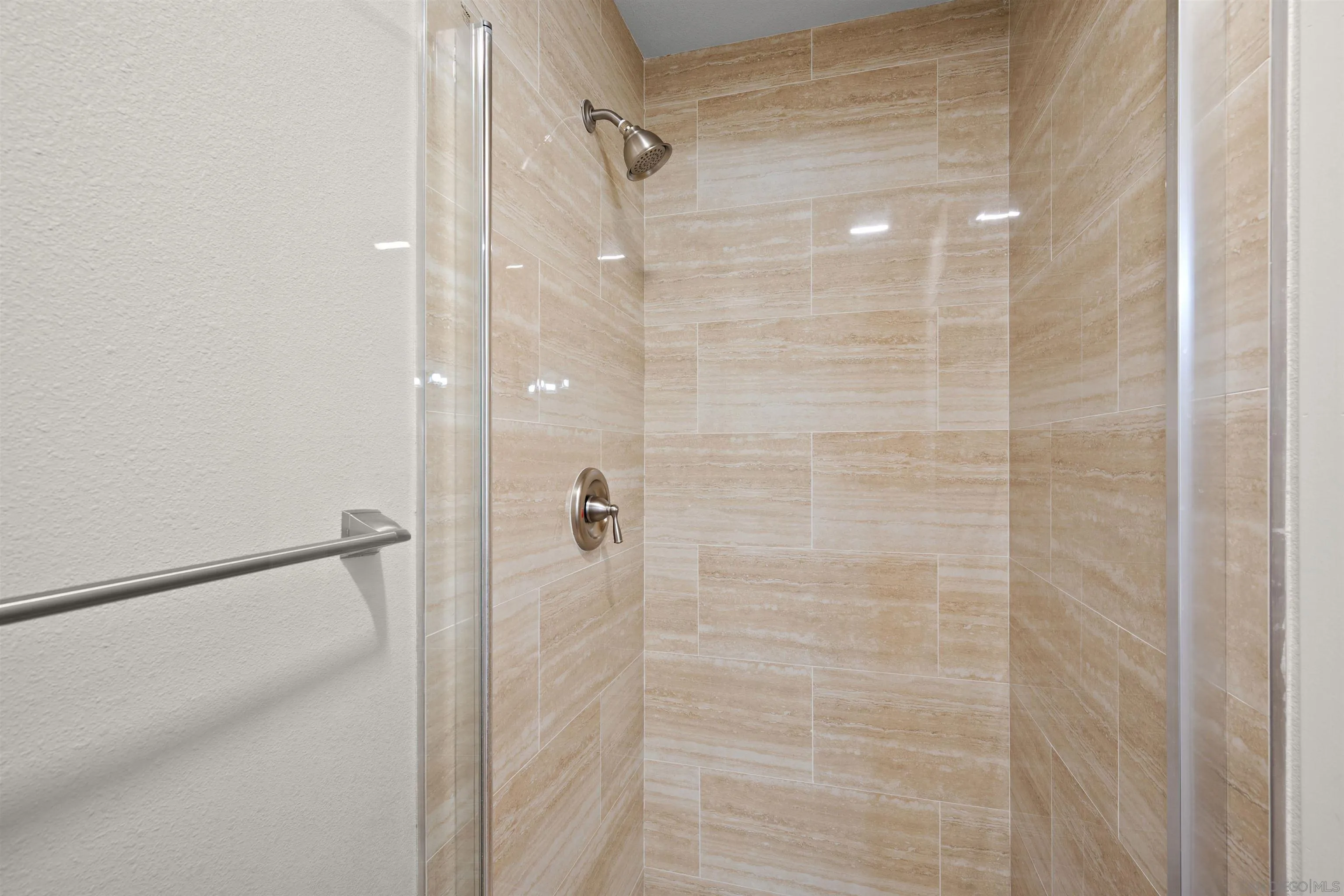 https://cdn.realtyfeed.com/cdn/127/260011436/7bcdc8cff3e407bae4ded15d5248c952.webp