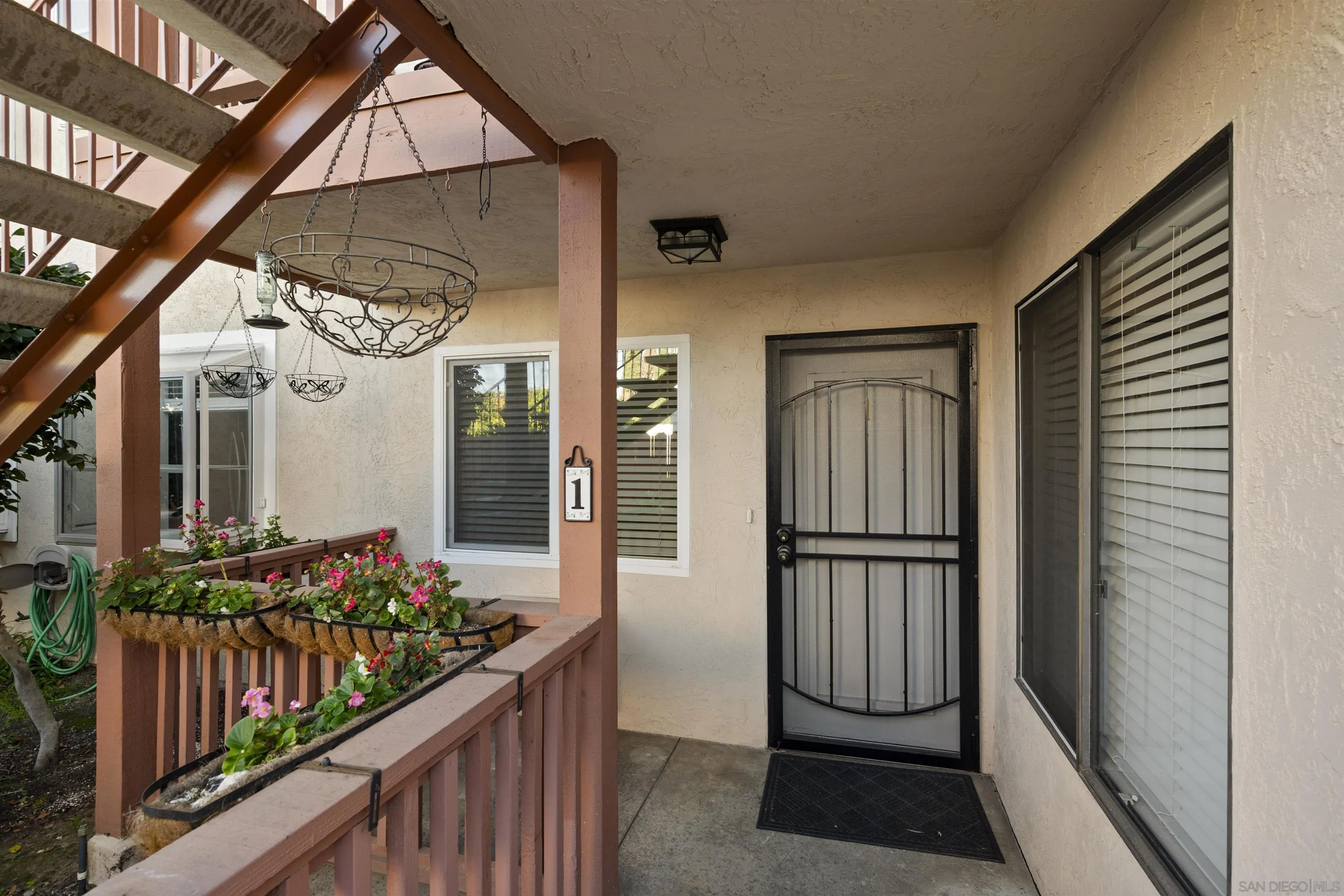 https://cdn.realtyfeed.com/cdn/127/260011436/8499ae0d89ad7fd1b71c1f1ad4dec7ef.webp