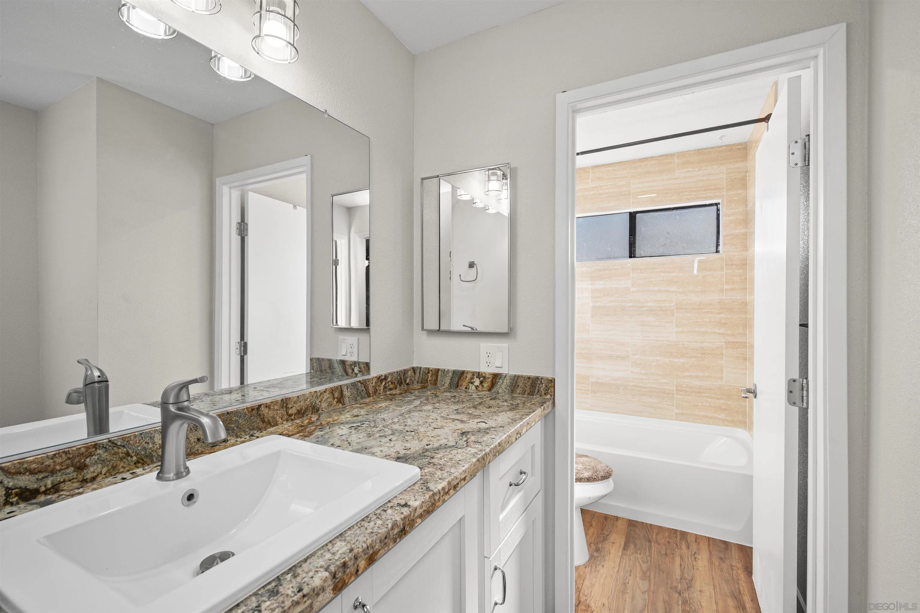 https://cdn.realtyfeed.com/cdn/127/260011436/98bdc3316dde4e08c10e5aa0a4f5b531.webp
