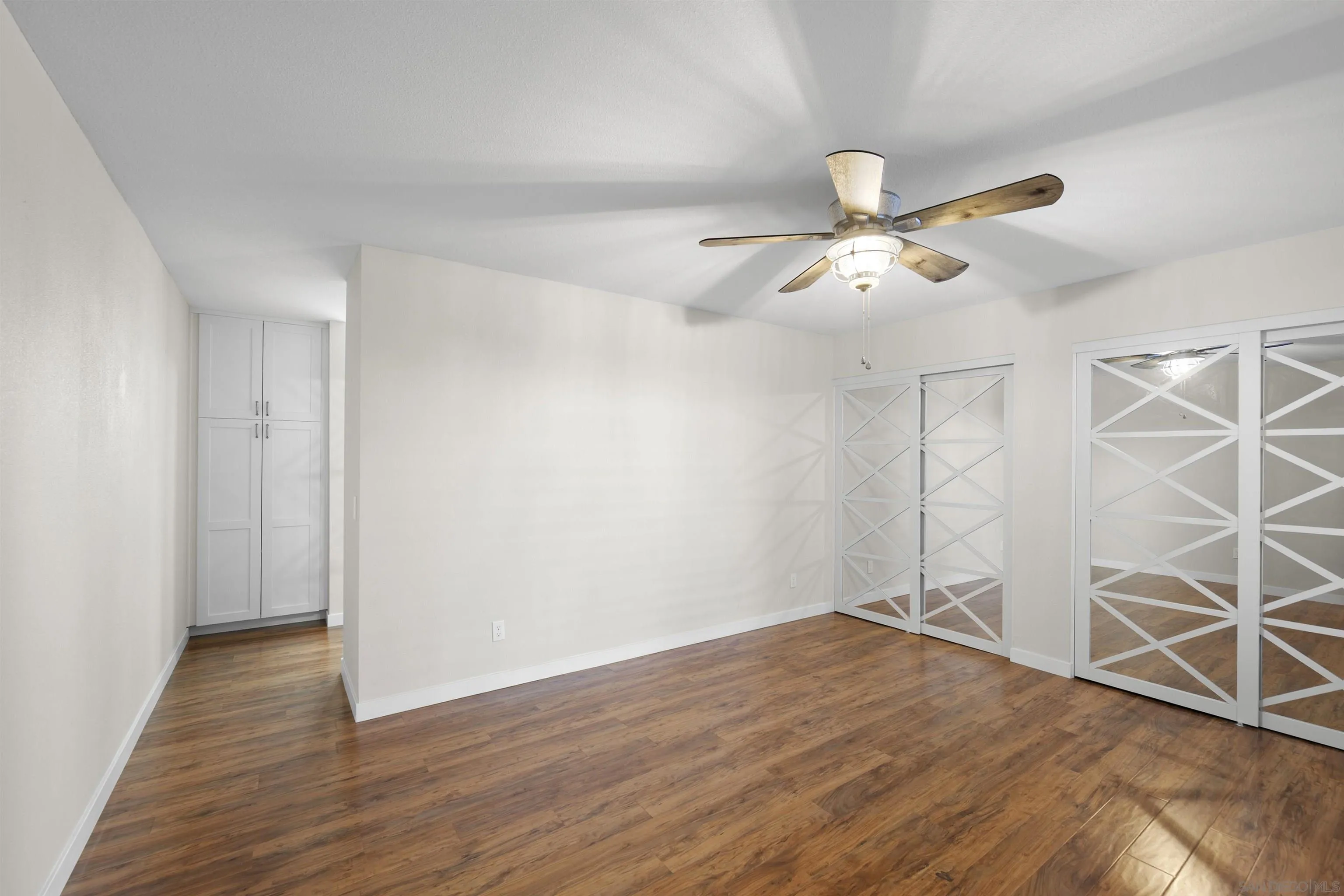 https://cdn.realtyfeed.com/cdn/127/260011436/dca4b27da2c4684597050347fa0932e0.webp