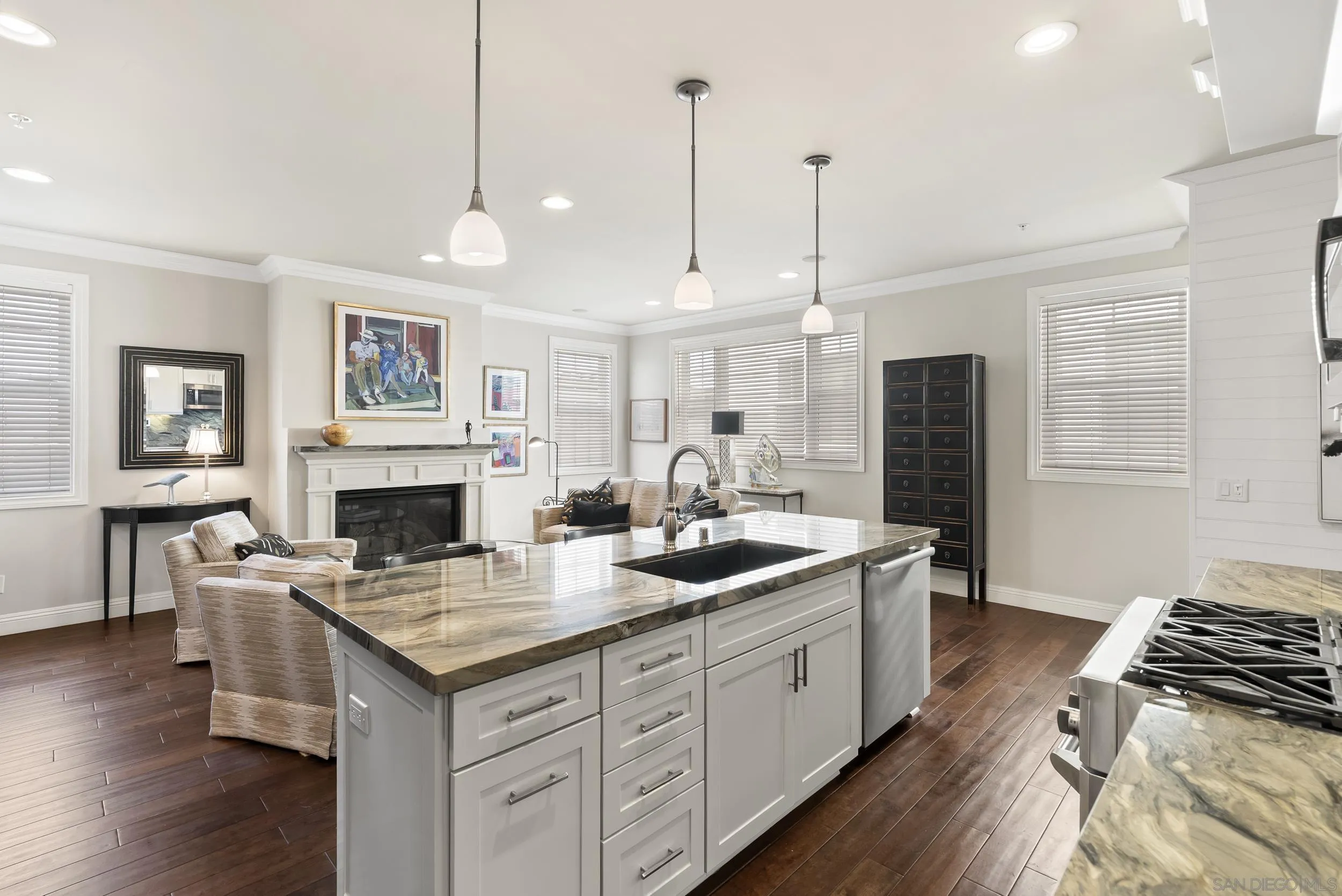 https://cdn.realtyfeed.com/cdn/127/260011443/1d2d6db0c97eee6199dfe5c5c8352a47.webp