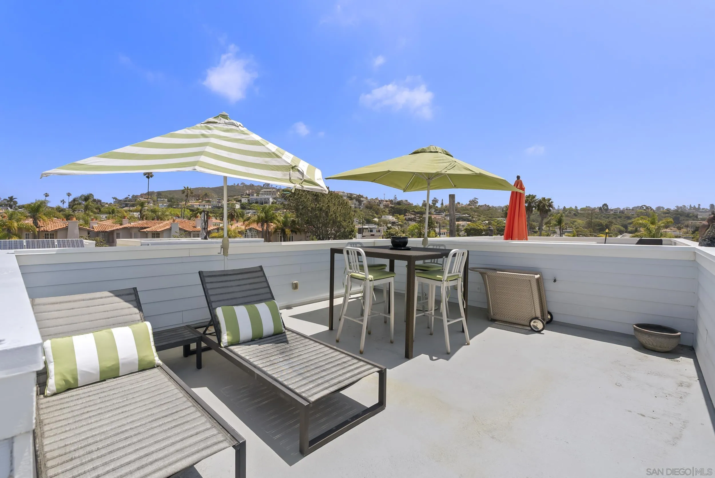 https://cdn.realtyfeed.com/cdn/127/260011443/2cdfe6141618345742940b27050480a9.webp