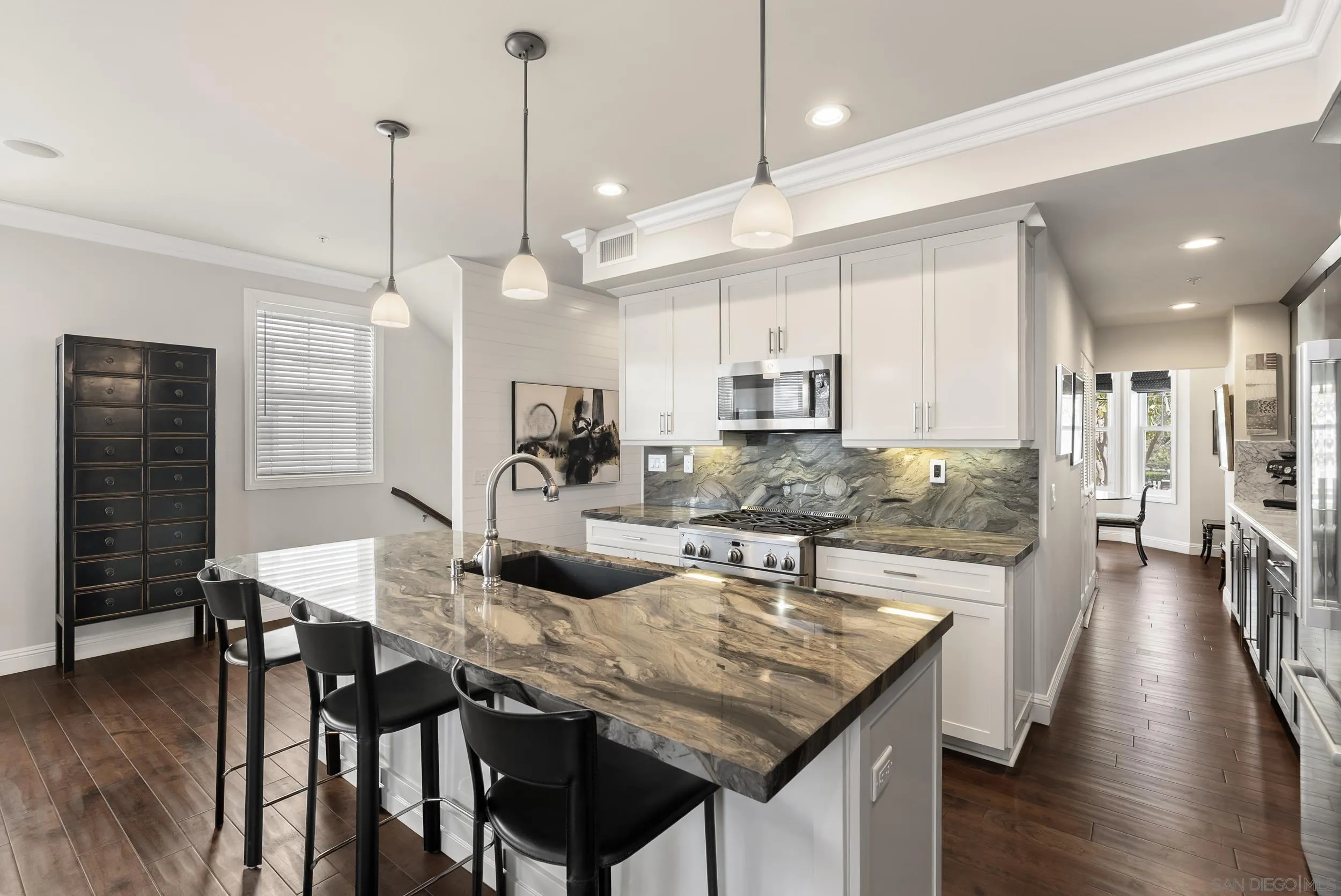 https://cdn.realtyfeed.com/cdn/127/260011443/e51abe196509616f0a8469306c51b870.webp