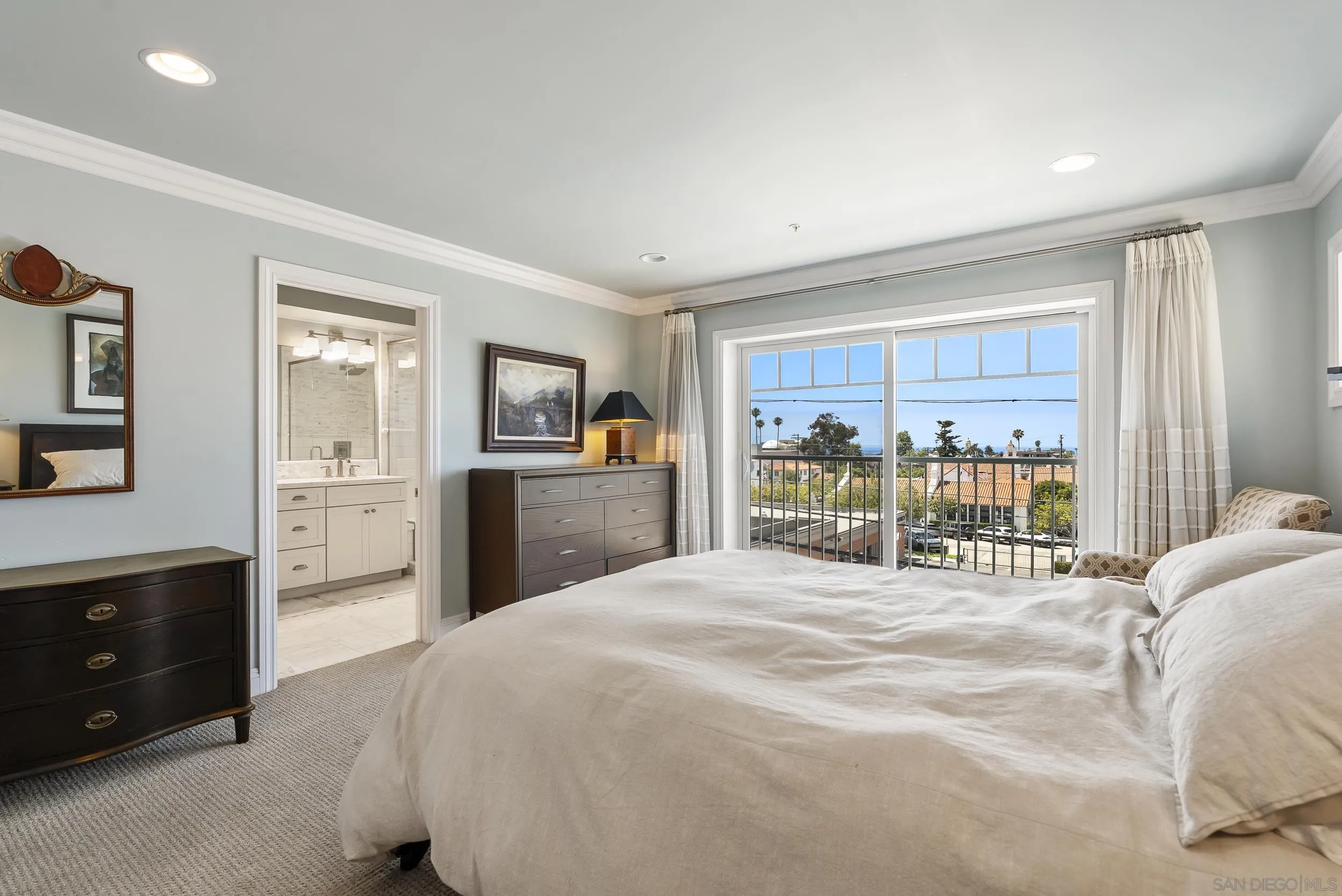 https://cdn.realtyfeed.com/cdn/127/260011443/fb778b866ca740a752d064366ea20694.webp