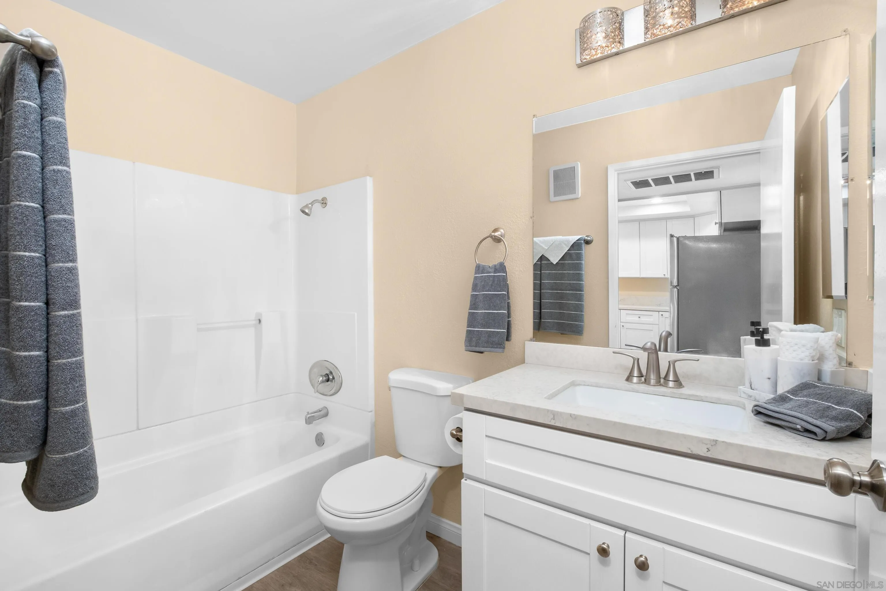 Photo #4: 260011444 Listing: Photo #4