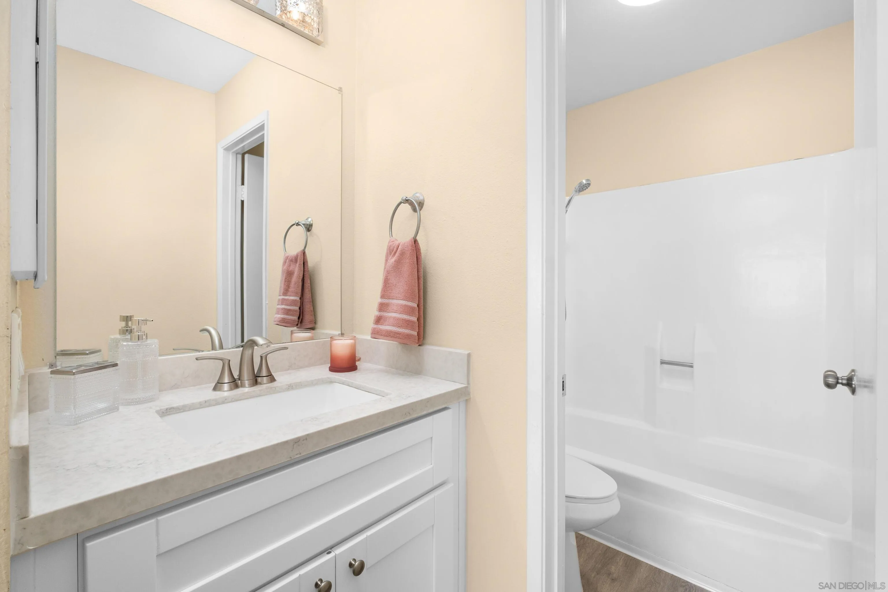 Photo #14: 260011444 Listing: Photo #14