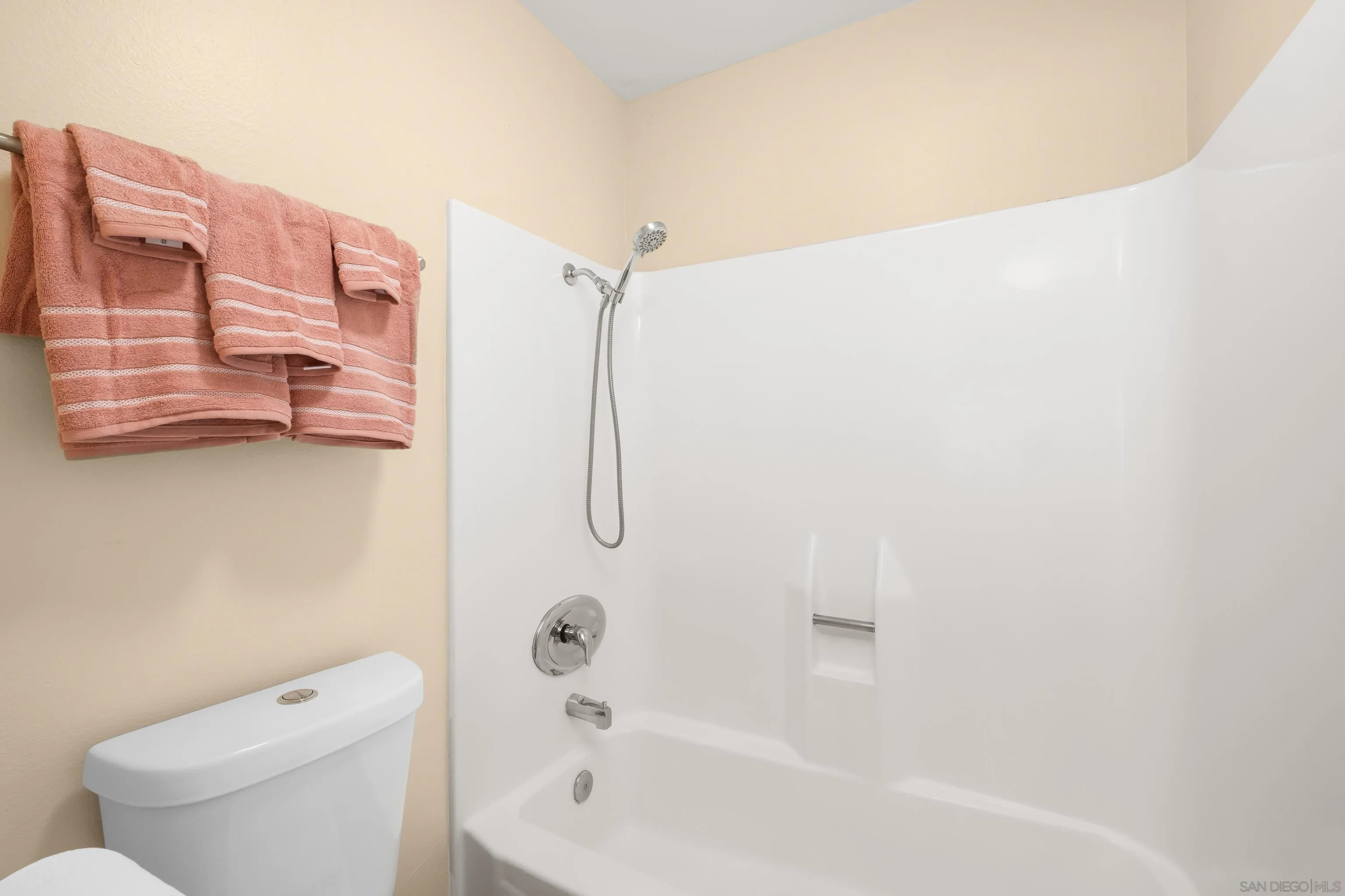 Photo #15: 260011444 Listing: Photo #15