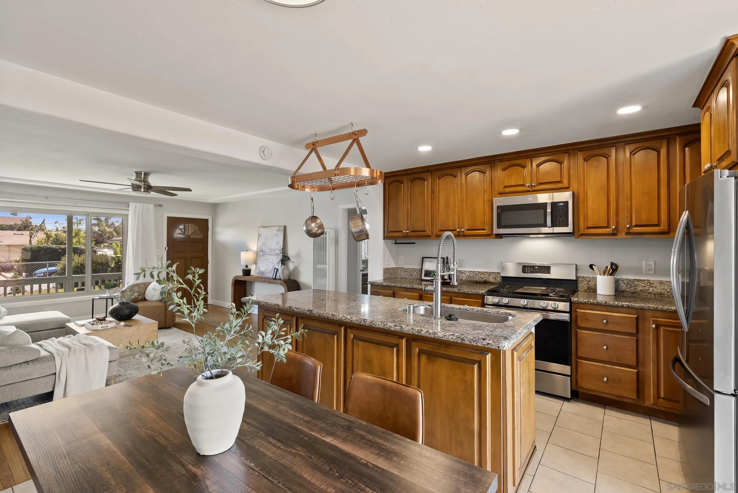 https://cdn.realtyfeed.com/cdn/127/260011446/130fc4df062b1c2f1cbb4ec12fe2b786.webp