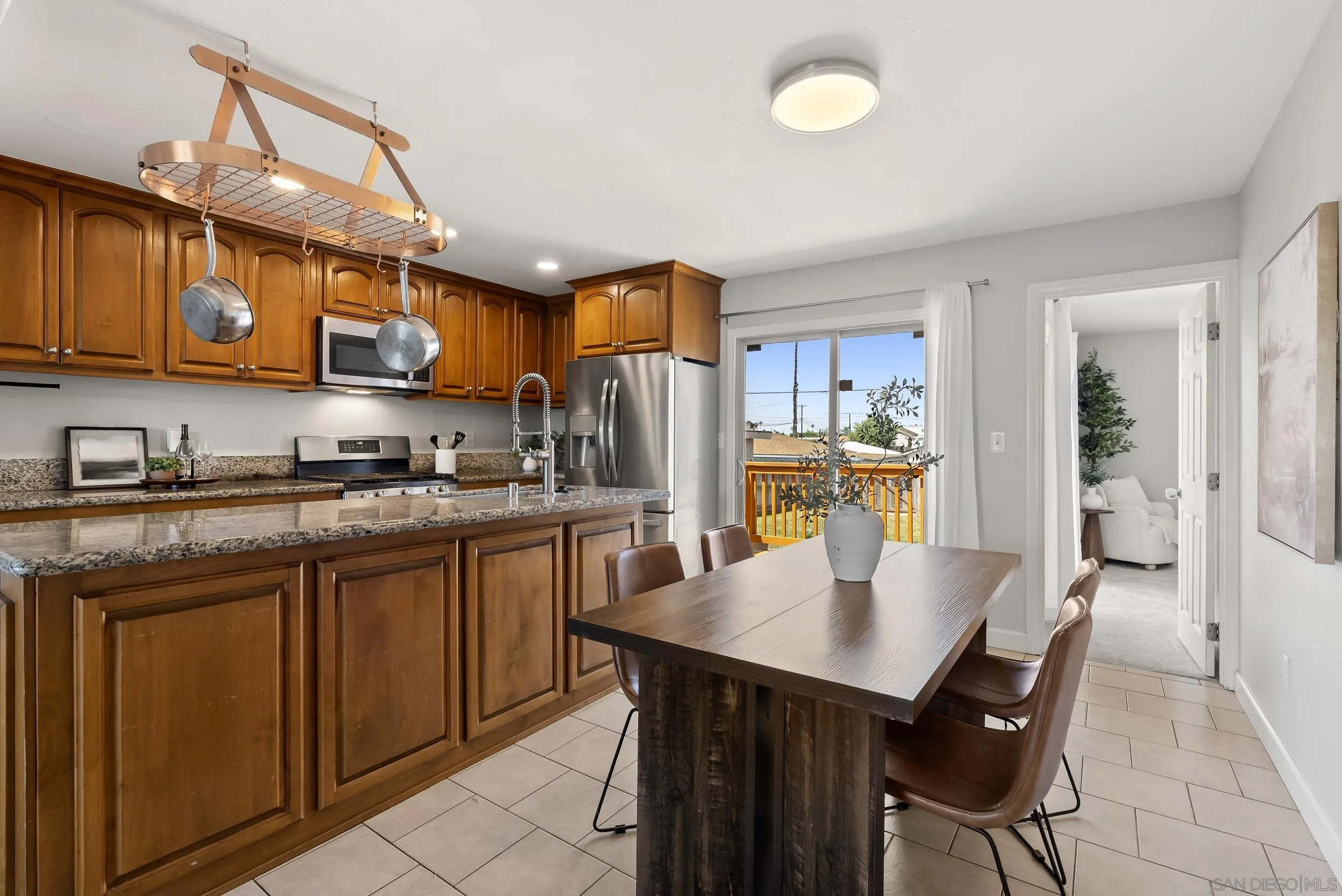 https://cdn.realtyfeed.com/cdn/127/260011446/271debb68da13dd84ef83b846bb53d58.webp