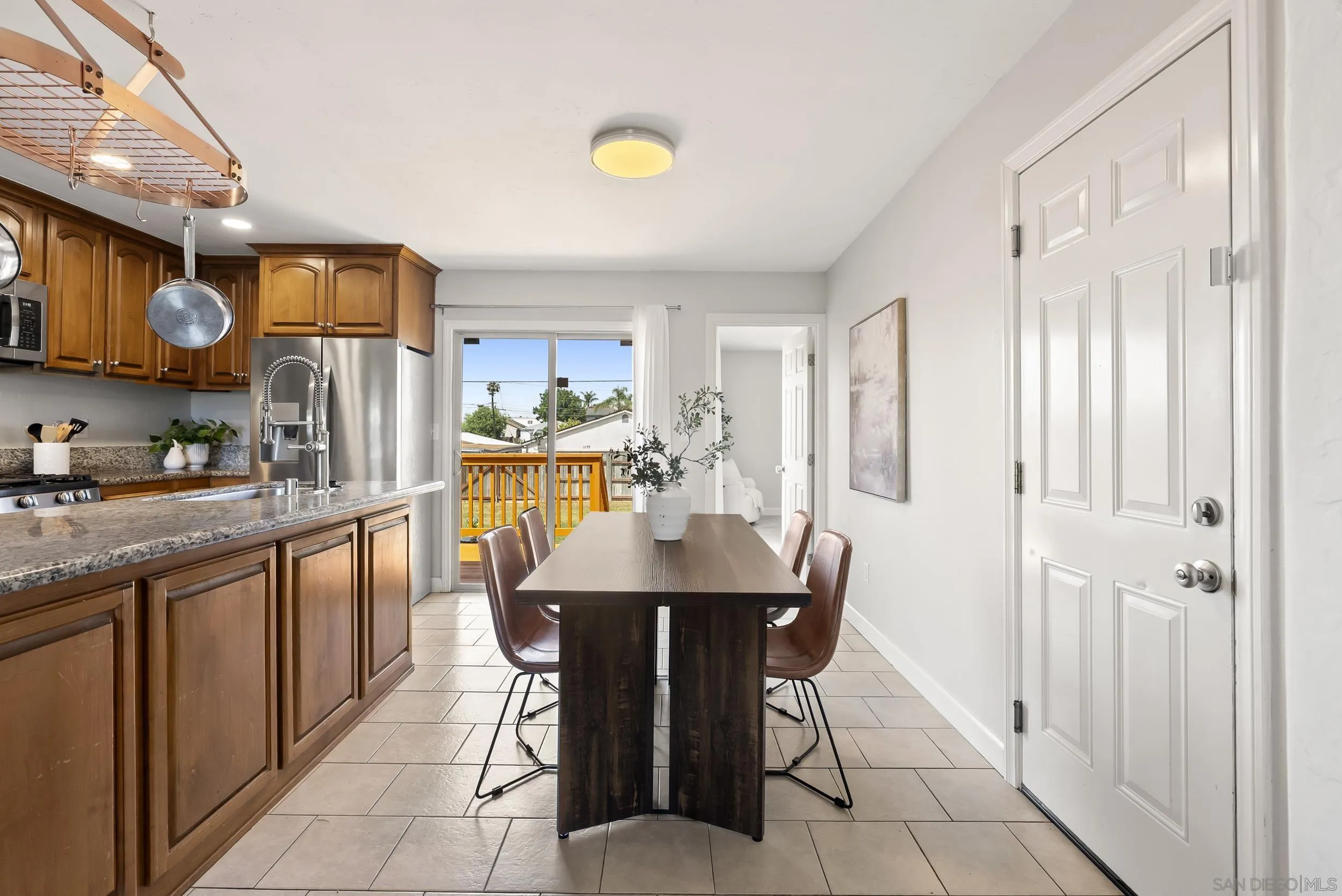 https://cdn.realtyfeed.com/cdn/127/260011446/70a57dccedfc6d2191e03483464ada69.webp