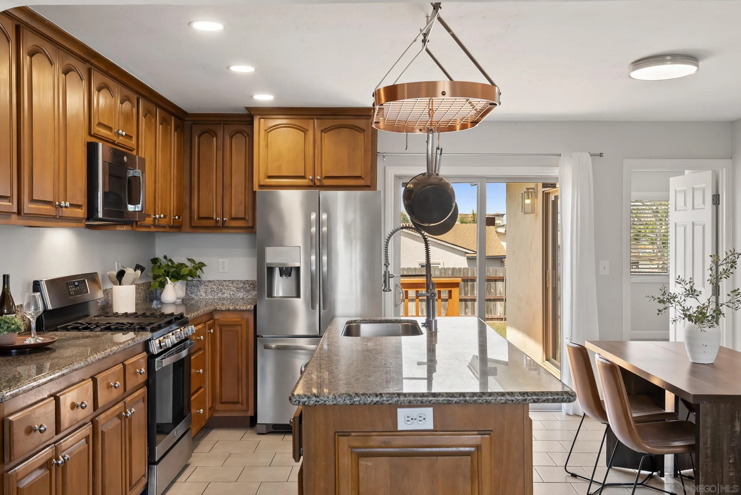 https://cdn.realtyfeed.com/cdn/127/260011446/edeb58396e330ac45e9a8583aa2ea0eb.webp