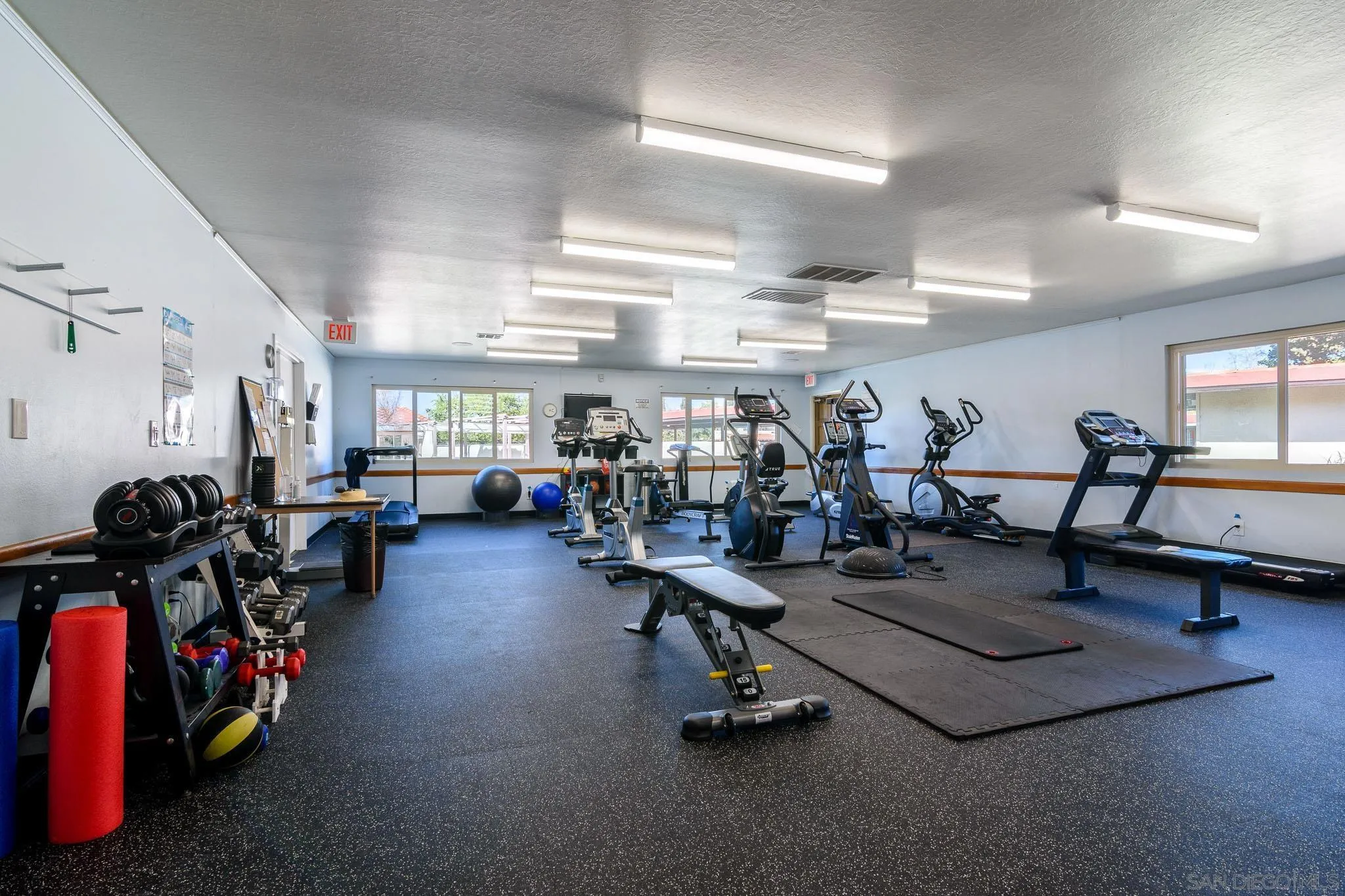 https://cdn.realtyfeed.com/cdn/127/260011447/36796e3e3c4e7f41e127fb649d3aee7e.webp