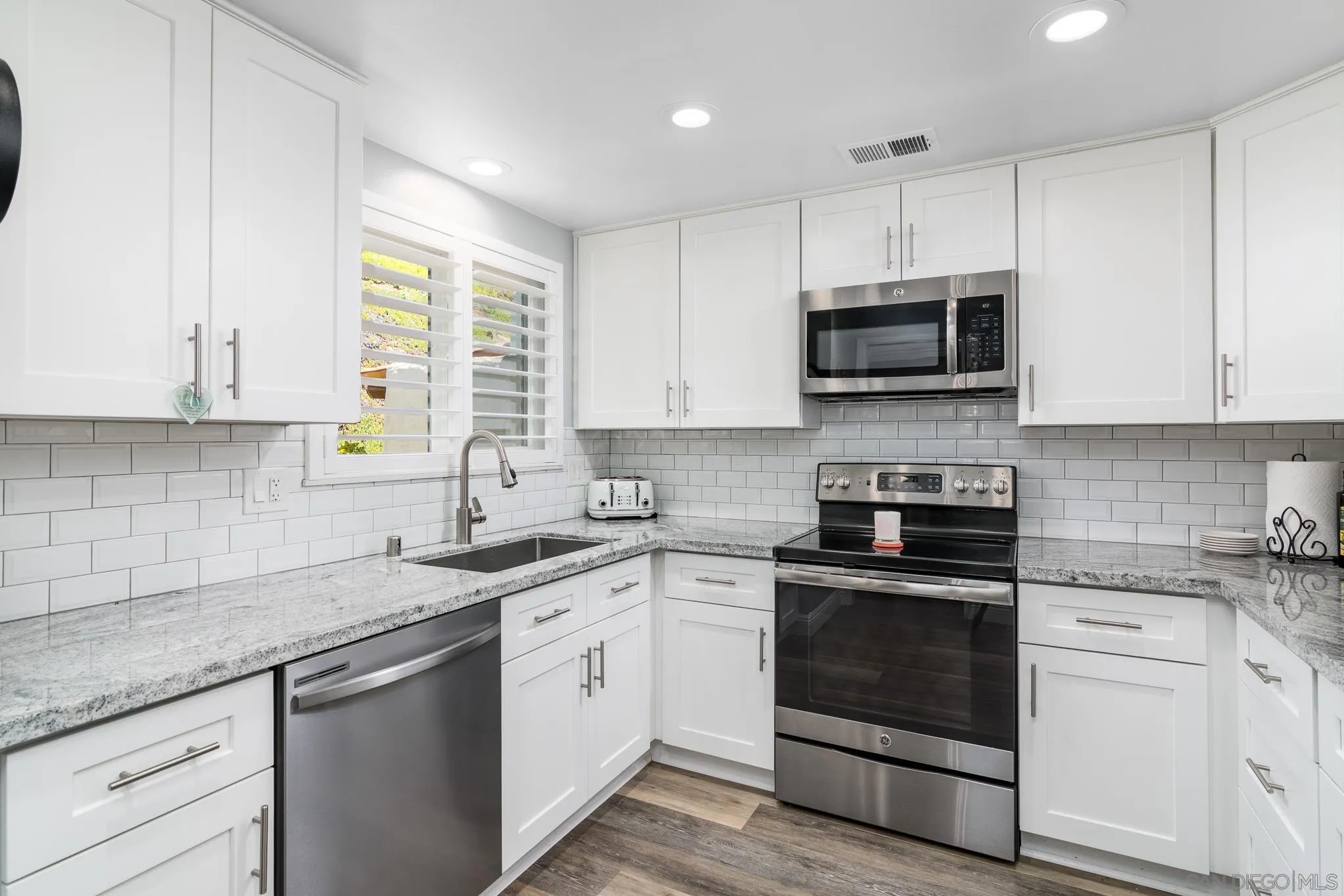 https://cdn.realtyfeed.com/cdn/127/260011447/85a8872302578f13c93d7fbcd1fa918b.webp