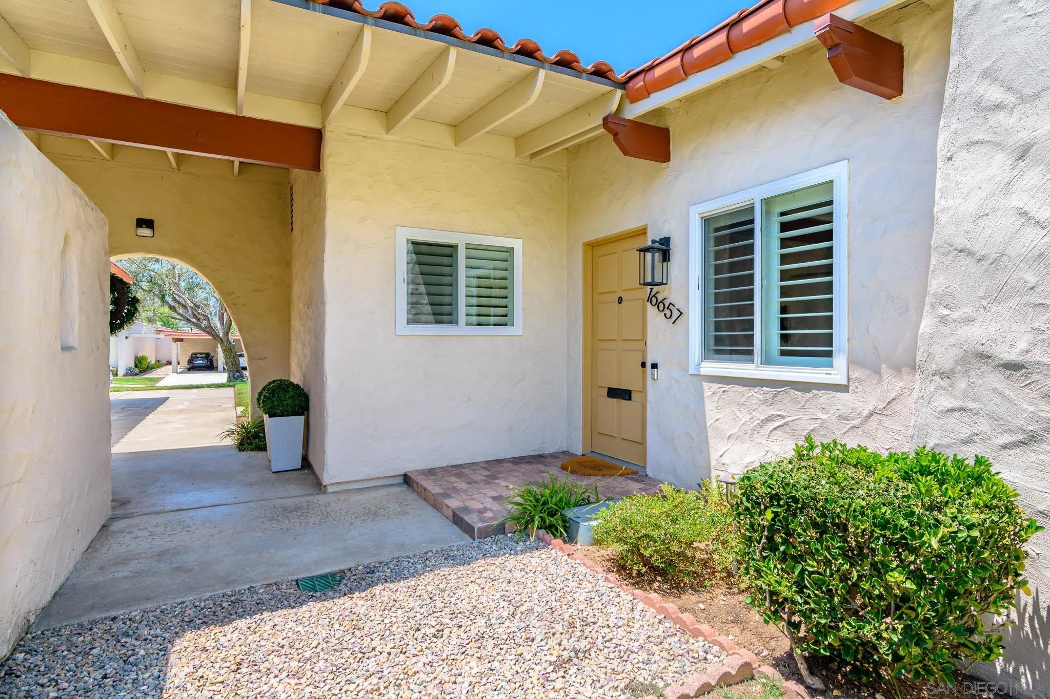 https://cdn.realtyfeed.com/cdn/127/260011447/f24ba26db6eb8fea469aa9a516e7937d.webp