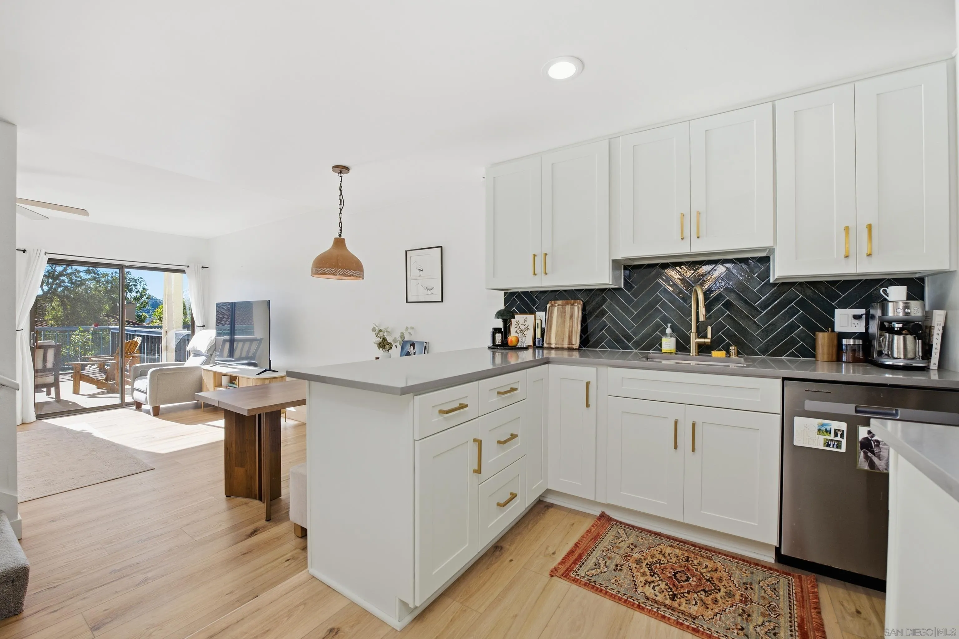 Photo #2: 260011452 Listing: Photo #2