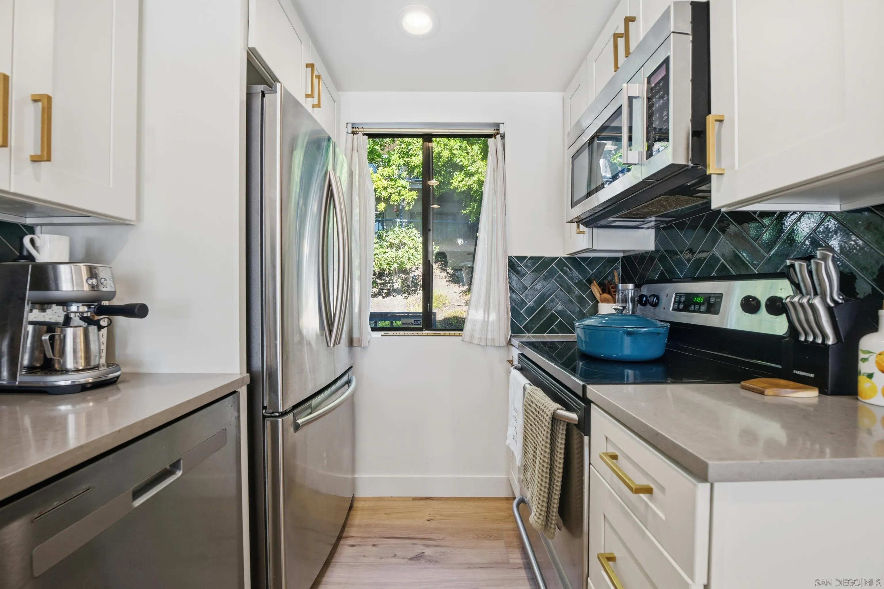 Photo #3: 260011452 Listing: Photo #3