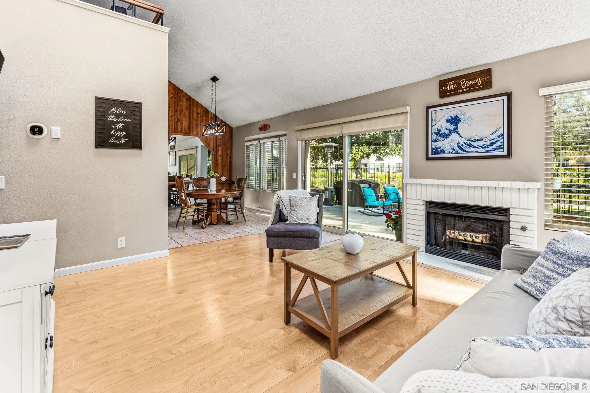 https://cdn.realtyfeed.com/cdn/127/260011453/c296844df4eeaa40a35f31c67a1bc9e3.webp