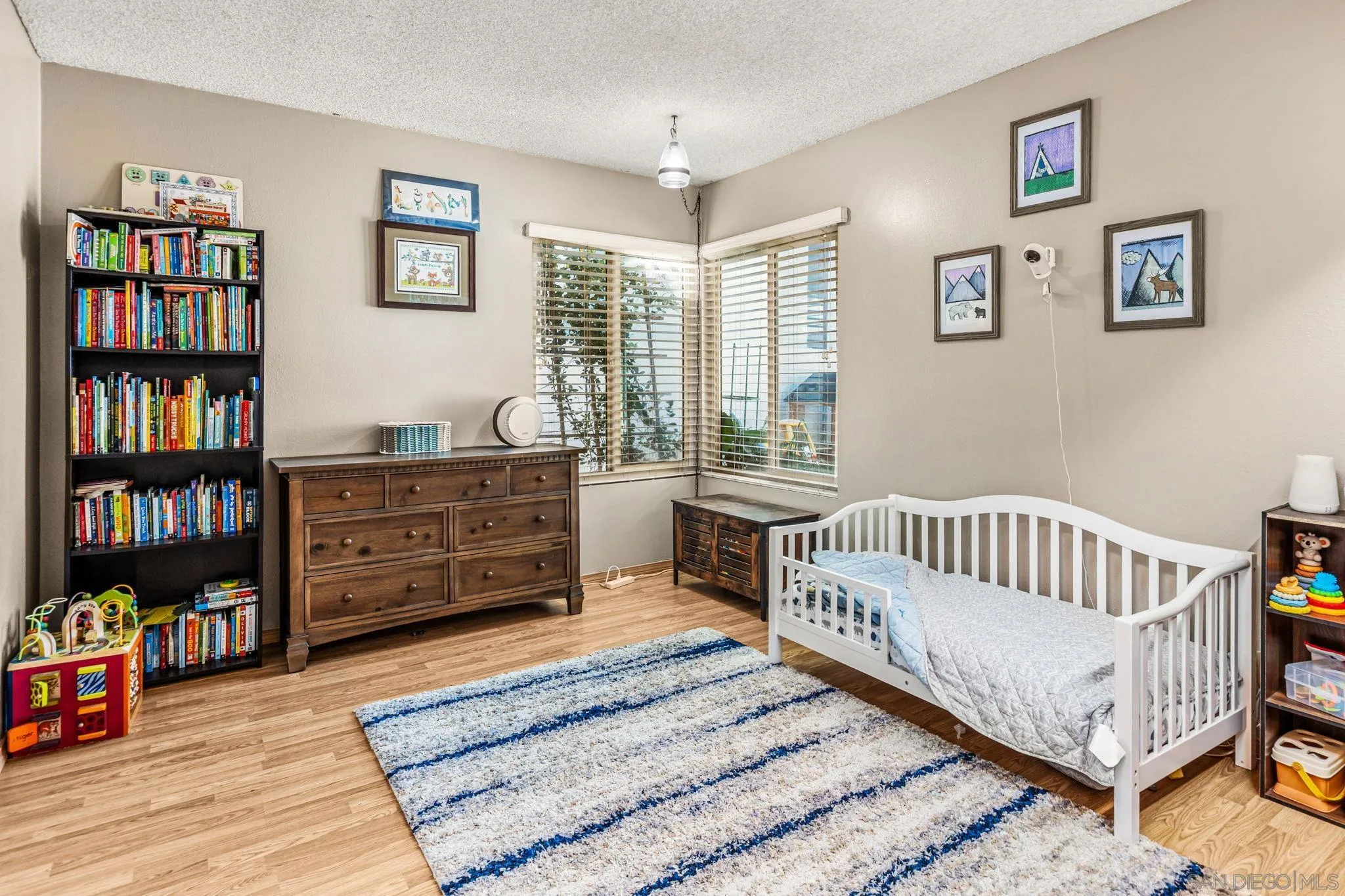 https://cdn.realtyfeed.com/cdn/127/260011453/de0e0e60c524f4bf505eaadeed219ba2.webp