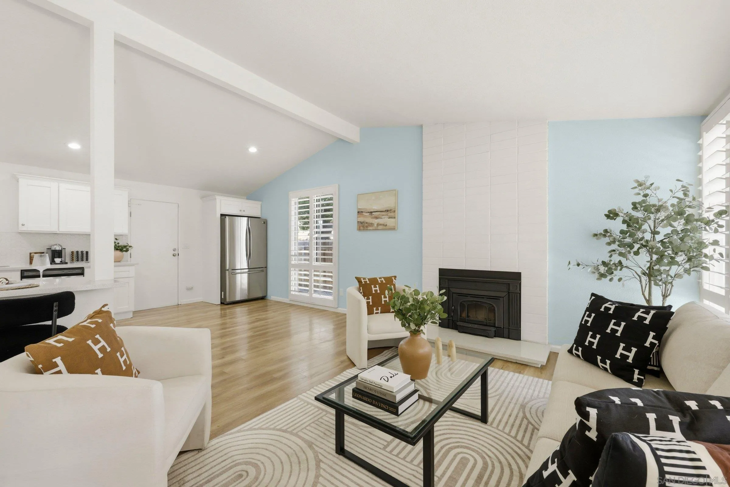 https://cdn.realtyfeed.com/cdn/127/260011456/ee43b46b3a963e69d750d7210dbeb50c.webp