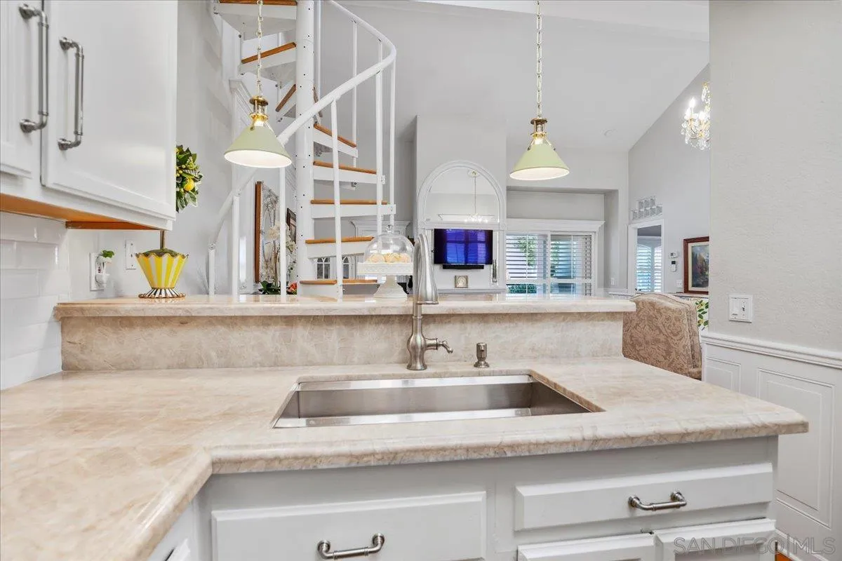 Photo #17: 260011459 Listing: Photo #17