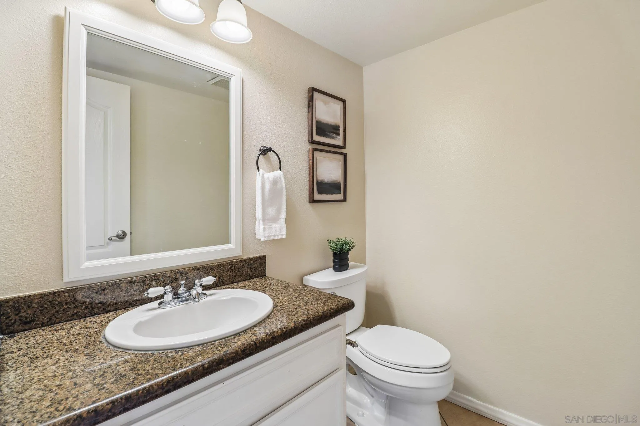 https://cdn.realtyfeed.com/cdn/127/260011461/56f5a1f1ebdf7319a2cab154f2478ab4.webp