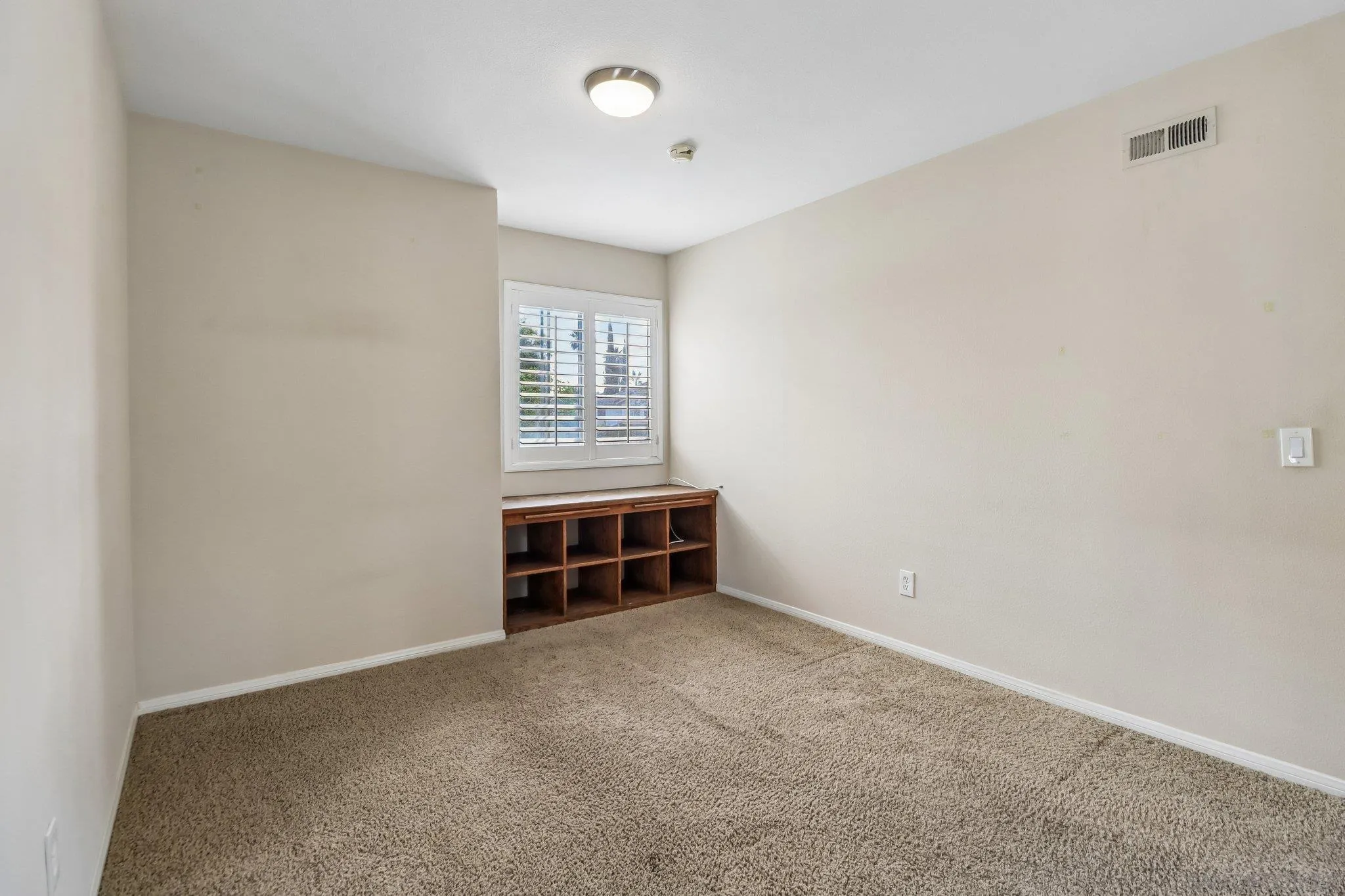 https://cdn.realtyfeed.com/cdn/127/260011461/7b2189123a5cfe175c52c77ed4829a73.webp