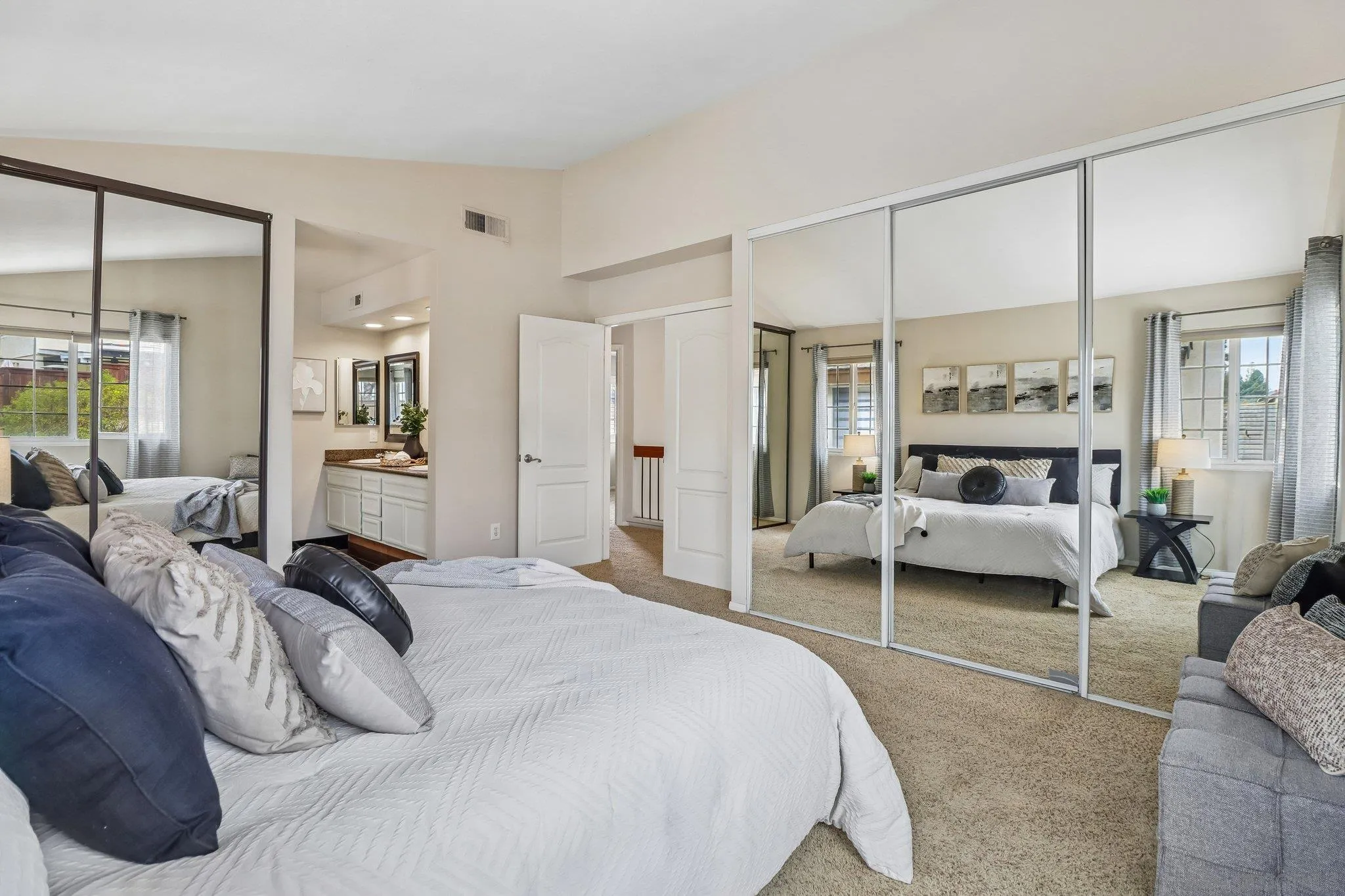 https://cdn.realtyfeed.com/cdn/127/260011461/88162bfad35439fb795b0e5561072d8c.webp