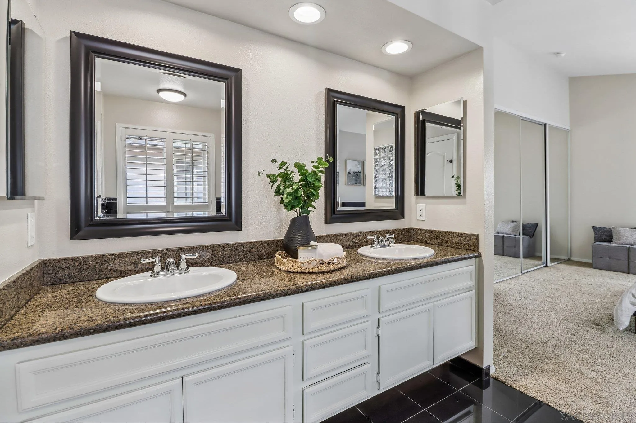 https://cdn.realtyfeed.com/cdn/127/260011461/914c4e8a1bc8581a2ae77c8ab66f075d.webp