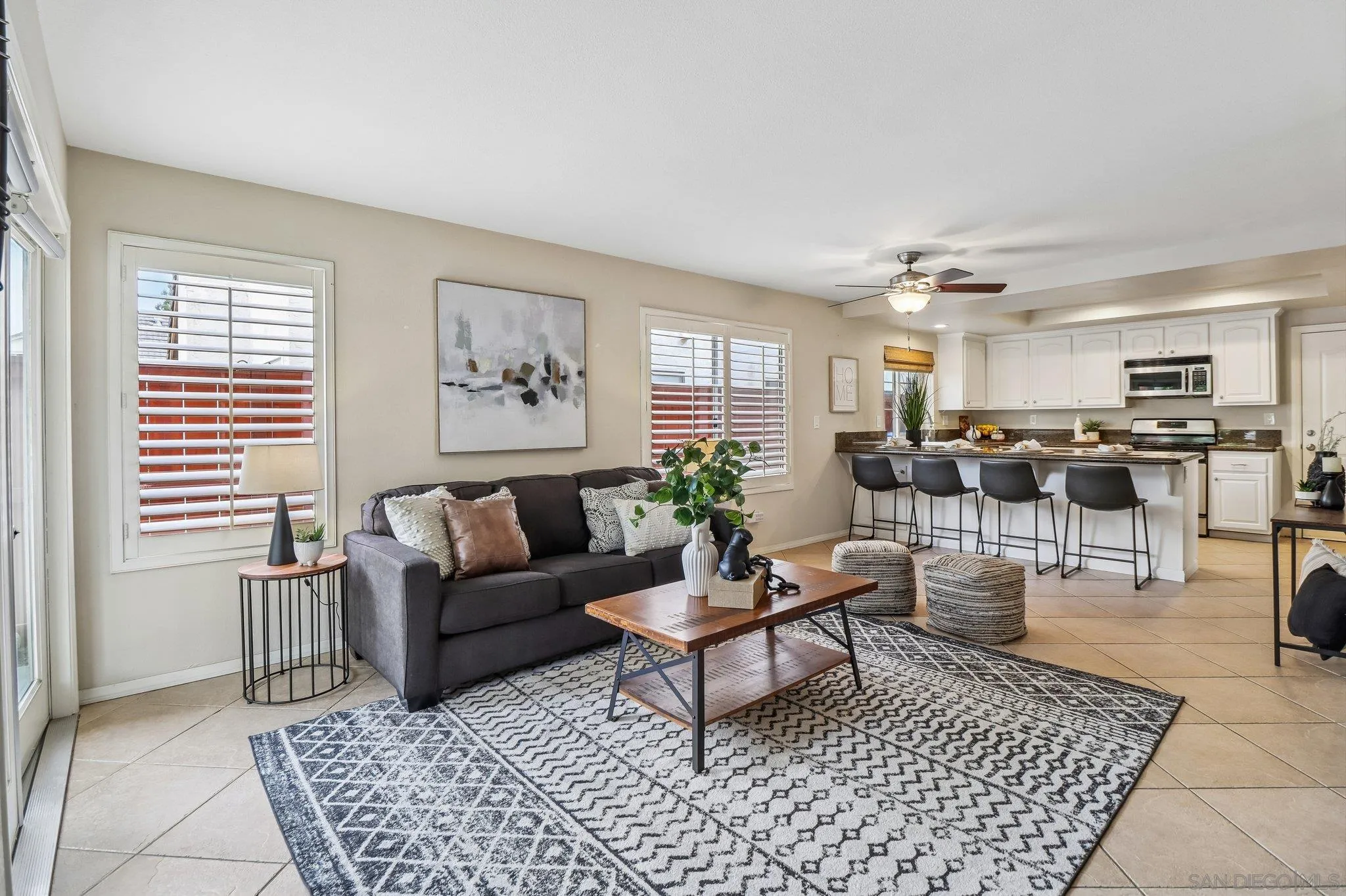 https://cdn.realtyfeed.com/cdn/127/260011461/de232b00041b0f6709f29bec2d3dd166.webp