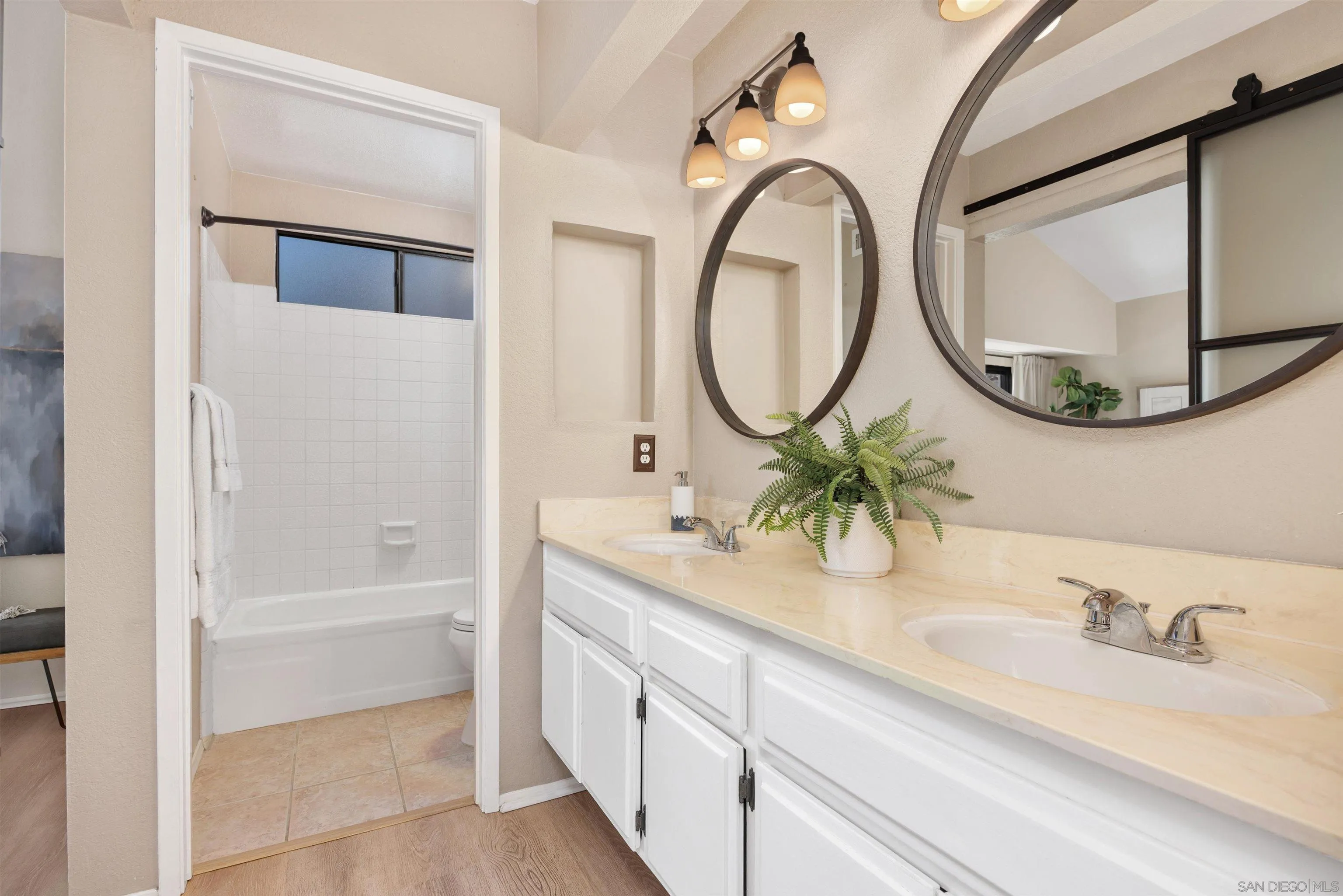 Photo #14: 260011462 Listing: Photo #14