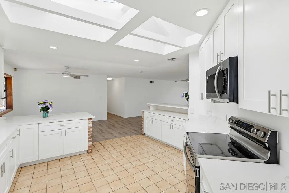 https://cdn.realtyfeed.com/cdn/127/260011464/1389e0b7a7faca7b5ae61c5ac64cdc15.webp